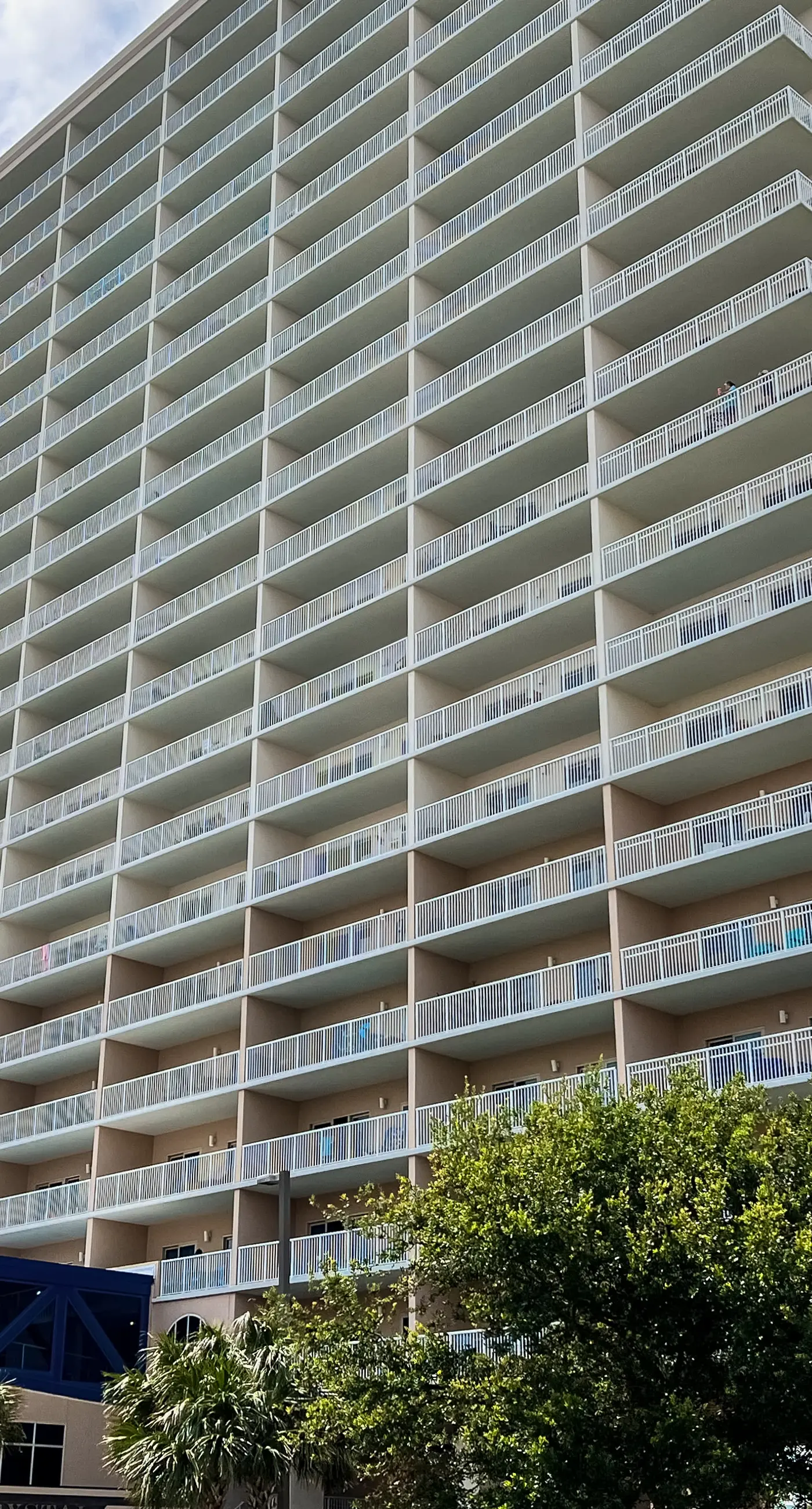 Ocean-view condo w/skywalk to beach, indoor/outdoor pools, lazy river, WiFi, W/D