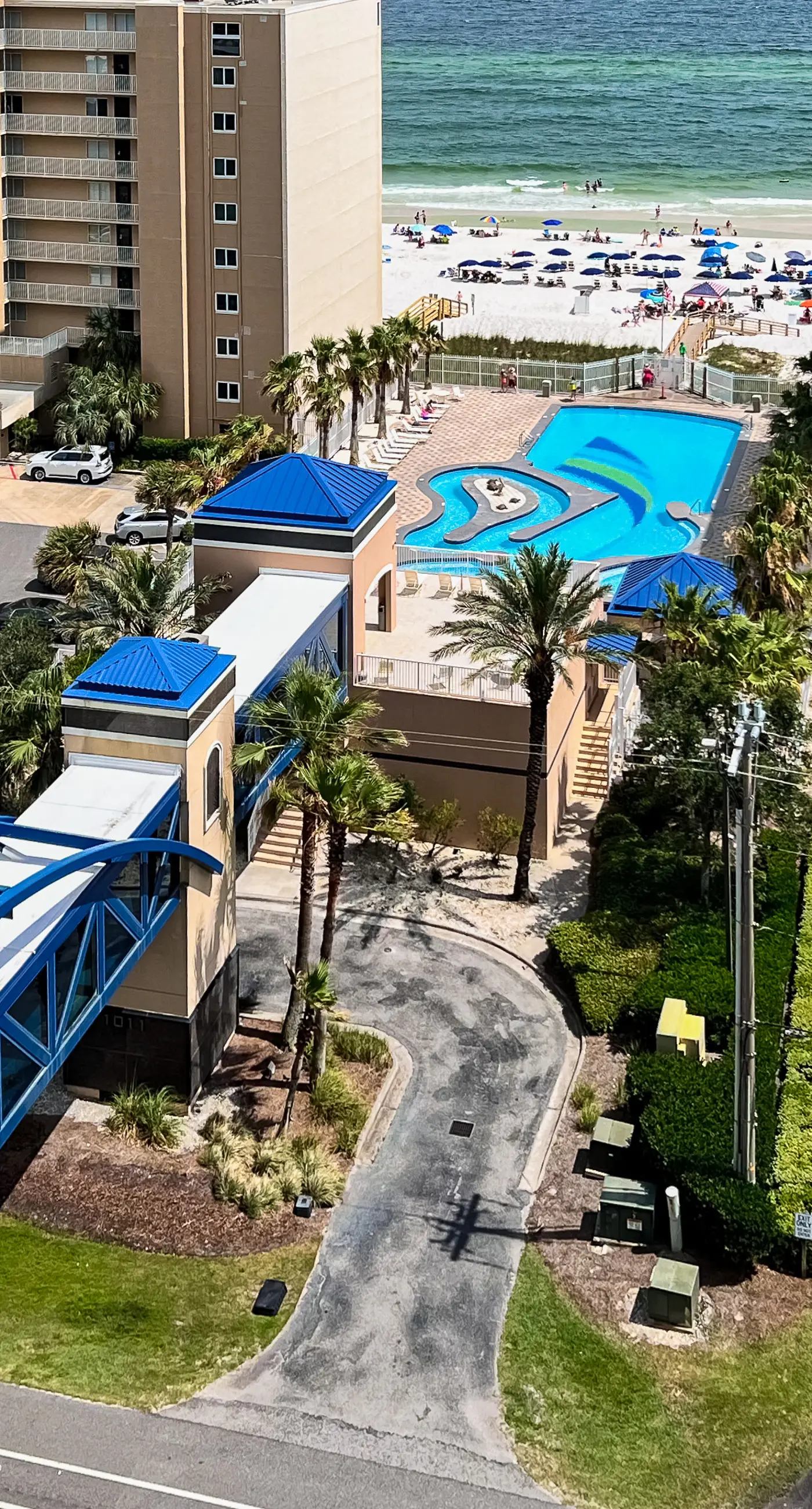 Ocean-view condo w/skywalk to beach, indoor/outdoor pools, lazy river, WiFi, W/D