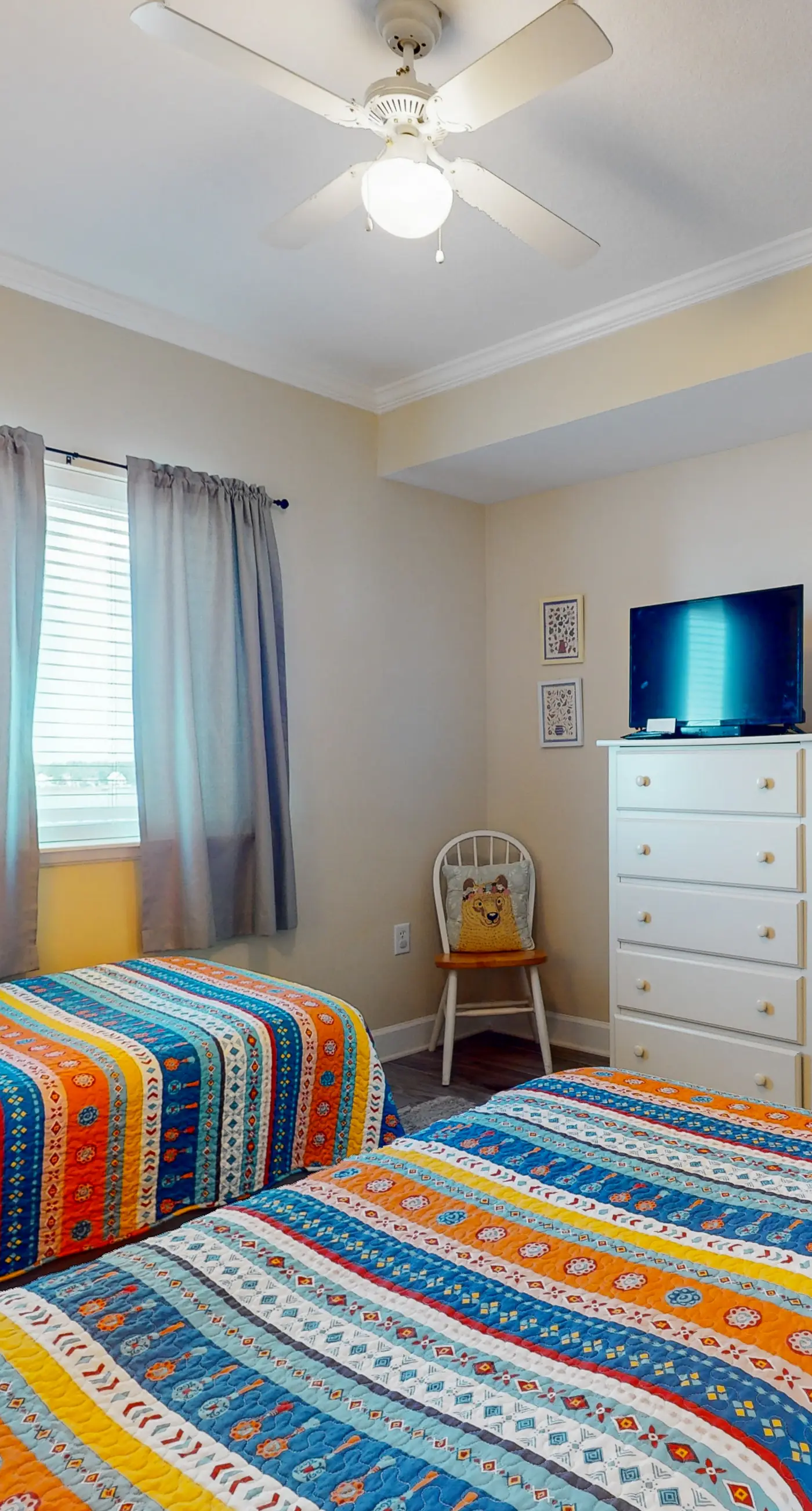 Waterfront condo with pool, piers & breathtaking balcony views