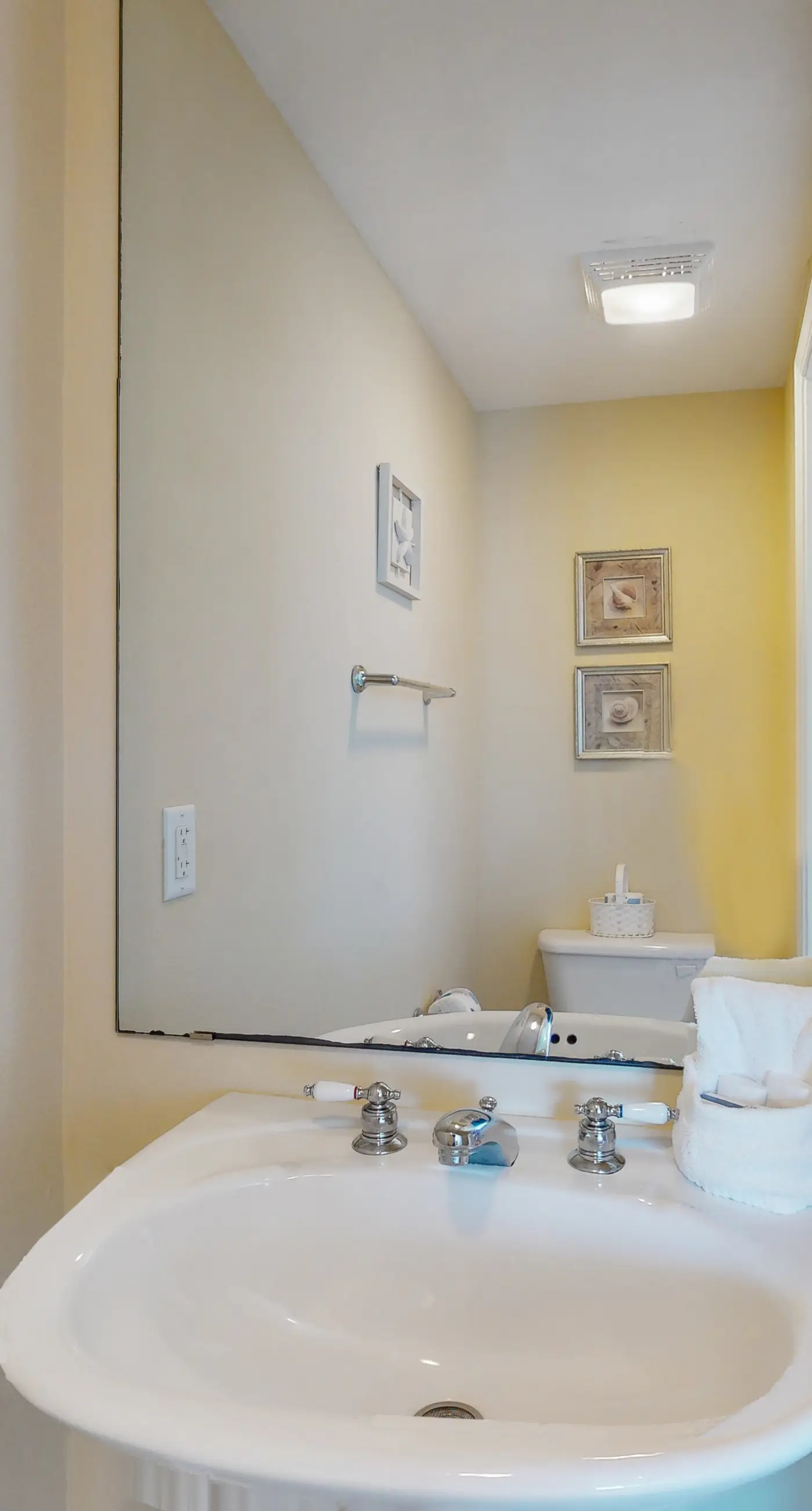 Waterfront condo with pool, piers & breathtaking balcony views