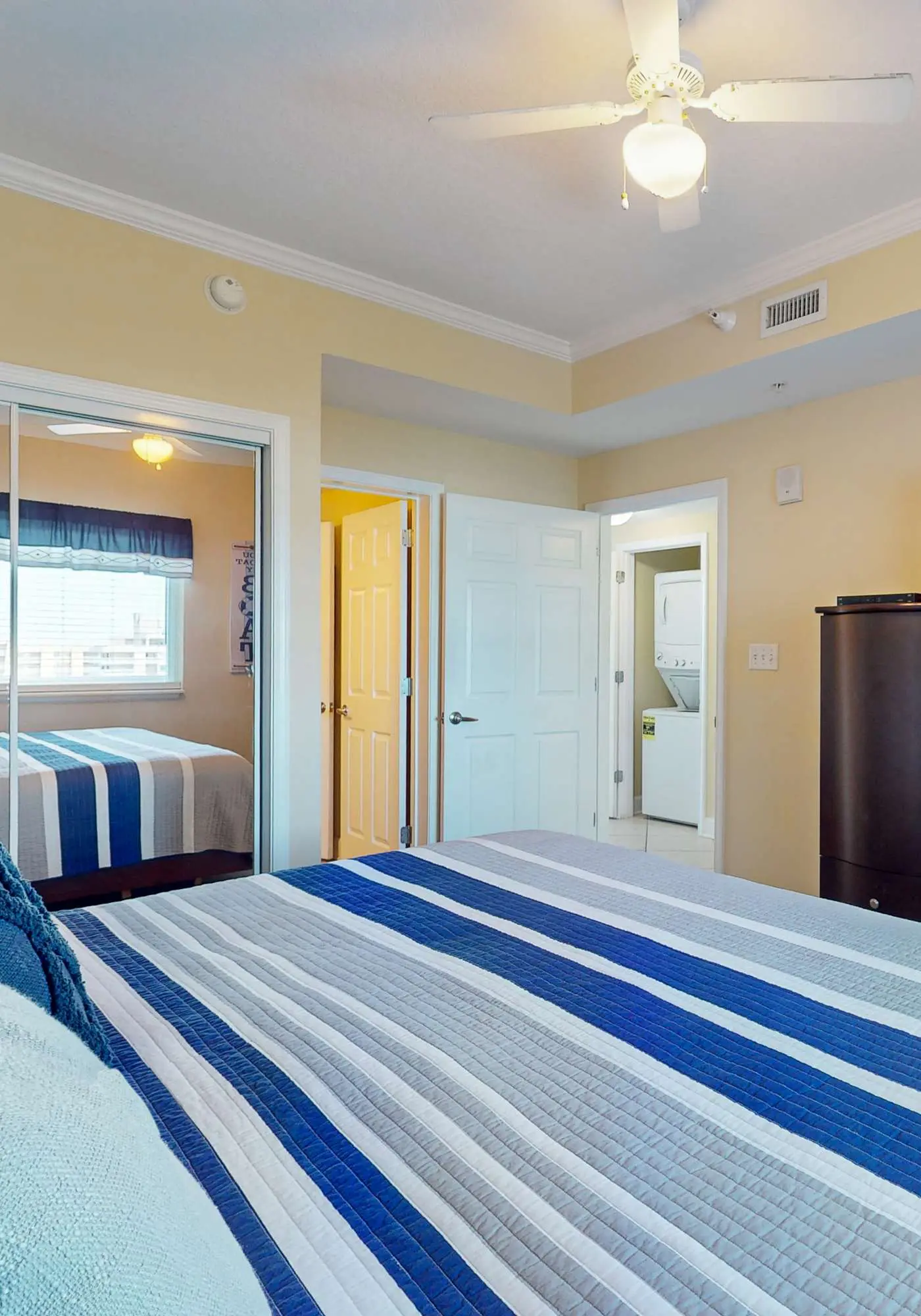 Waterfront condo with pool, piers & breathtaking balcony views