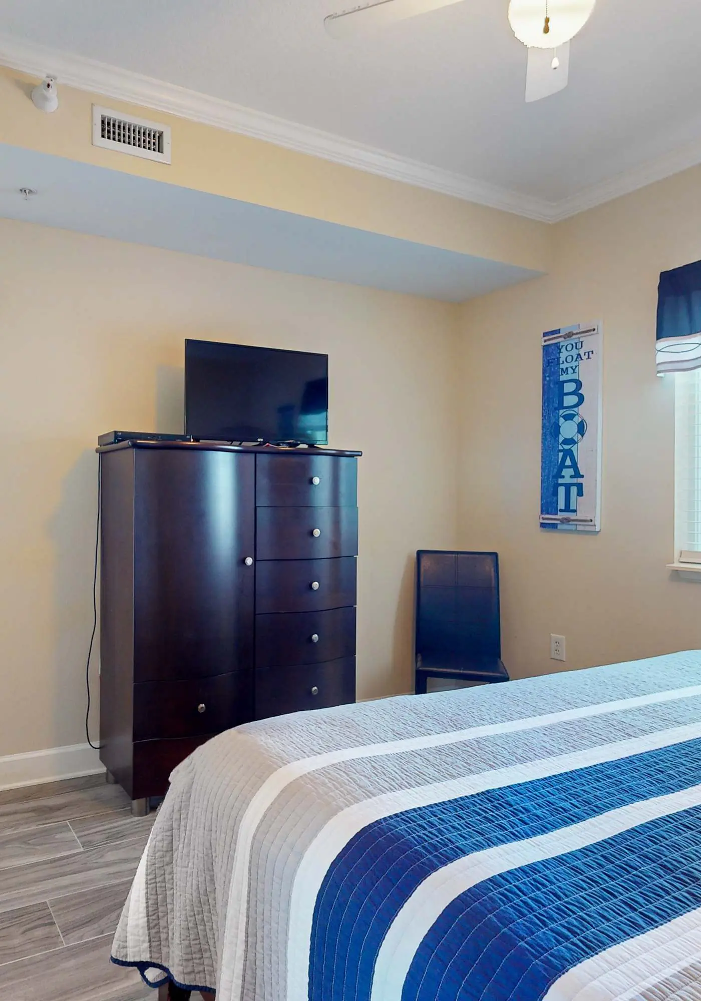 Waterfront condo with pool, piers & breathtaking balcony views