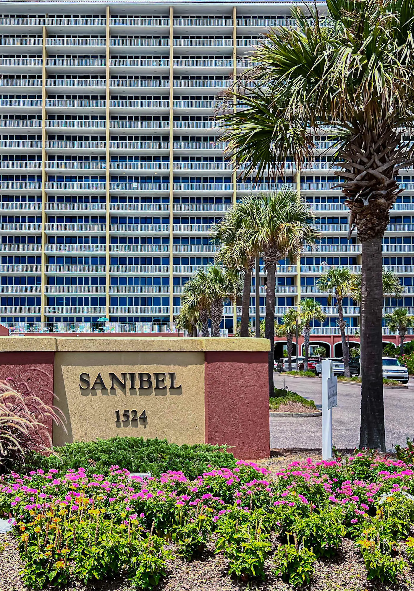 Waterfront condo with pool, piers & breathtaking balcony views
