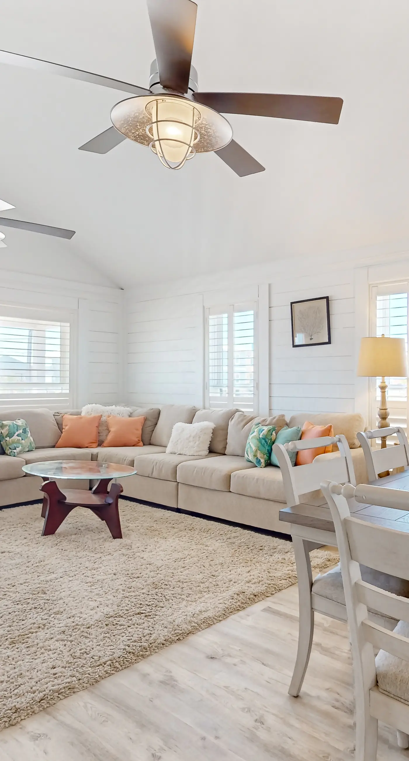 Updated luxurious home w Gulf views, gas grill, WiFi, AC, W&D