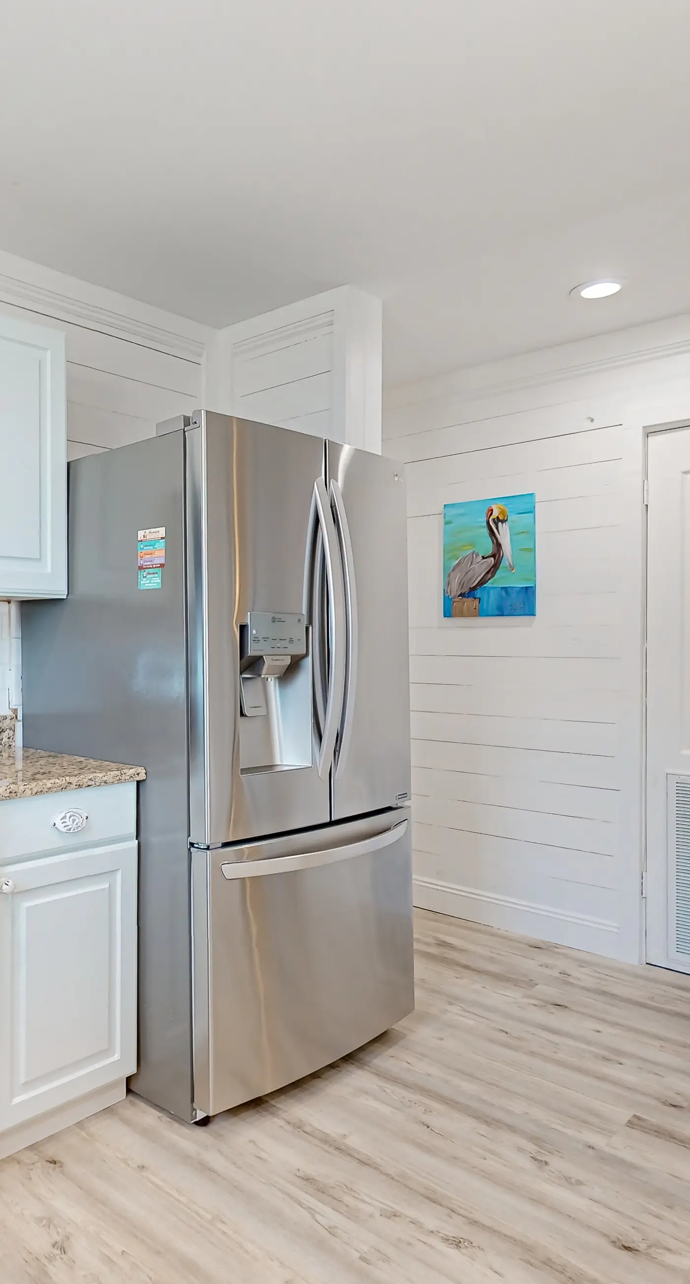 Updated luxurious home w Gulf views, gas grill, WiFi, AC, W&D