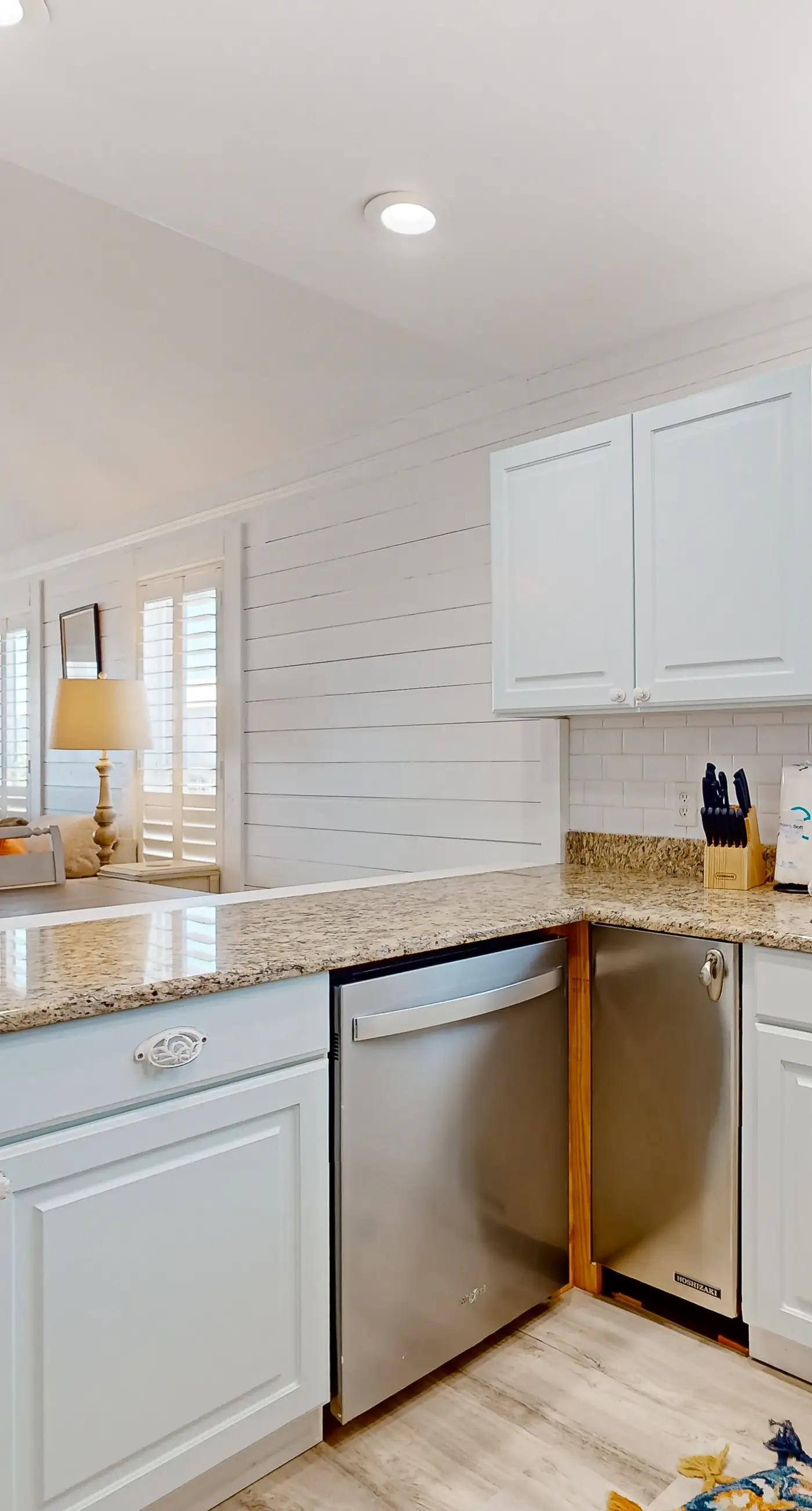 Updated luxurious home w Gulf views, gas grill, WiFi, AC, W&D