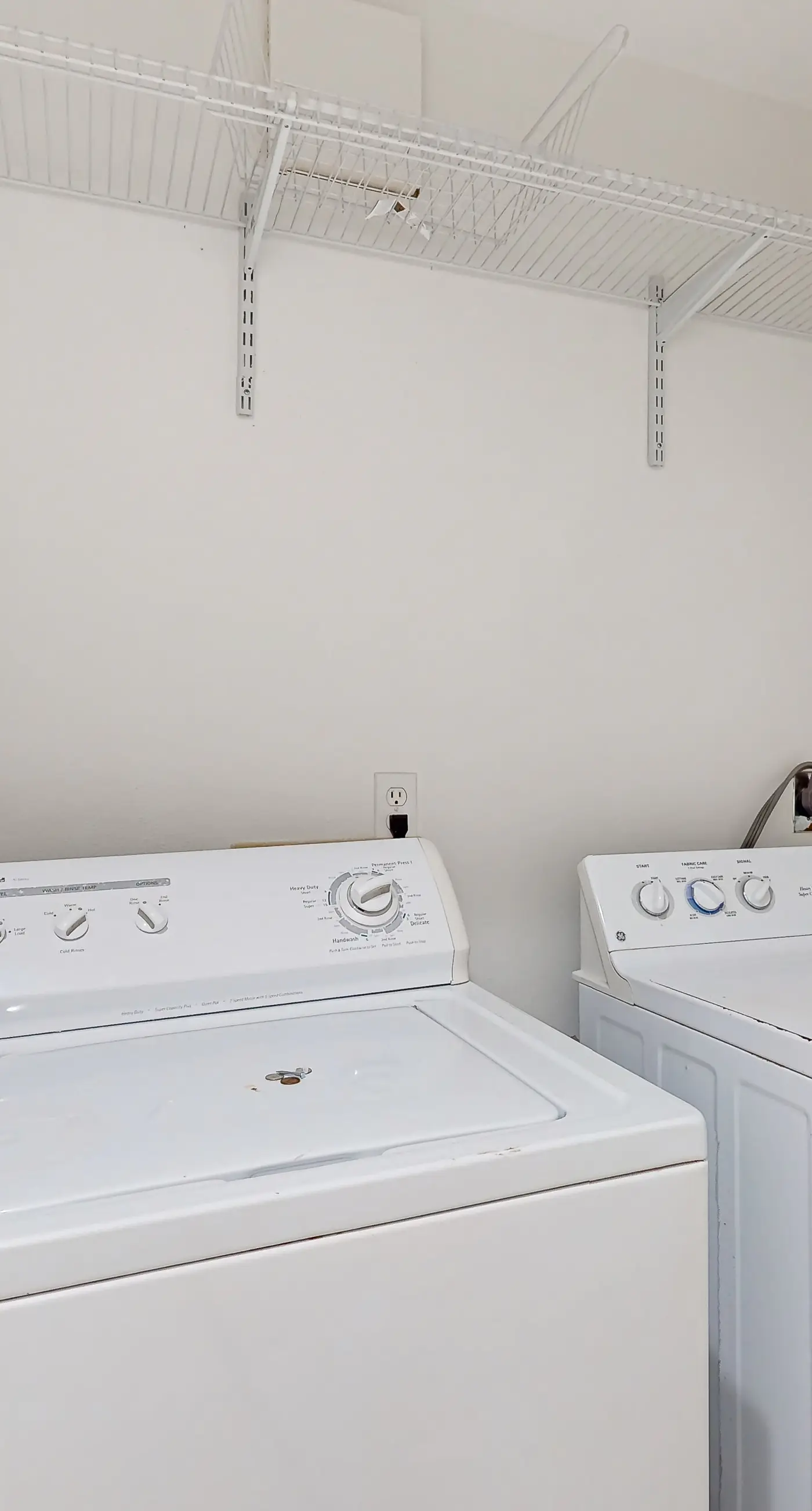 Updated luxurious home w Gulf views, gas grill, WiFi, AC, W&D