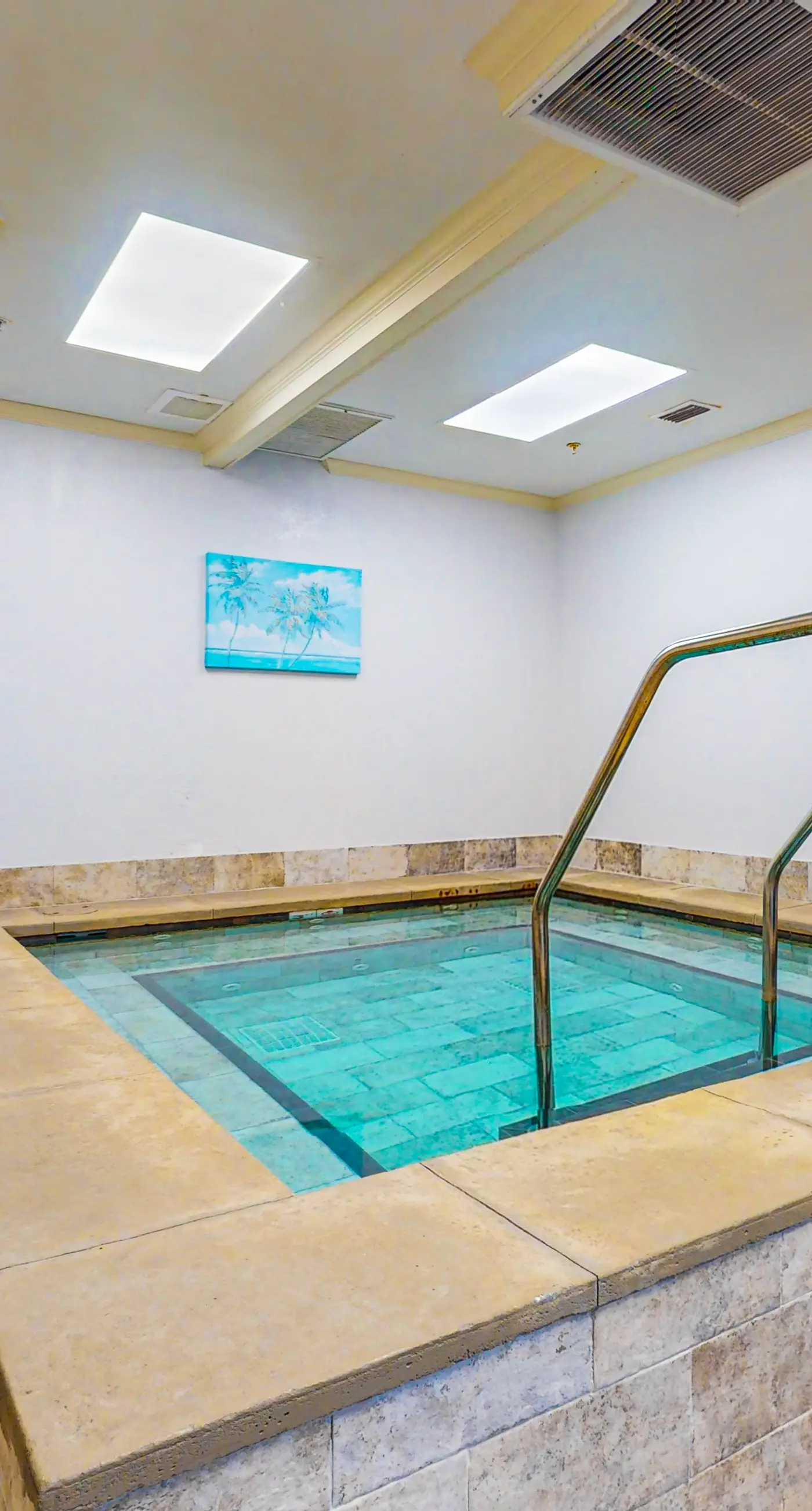 Bright coastal condo with Gulf views, pools, hot tub & private balcony