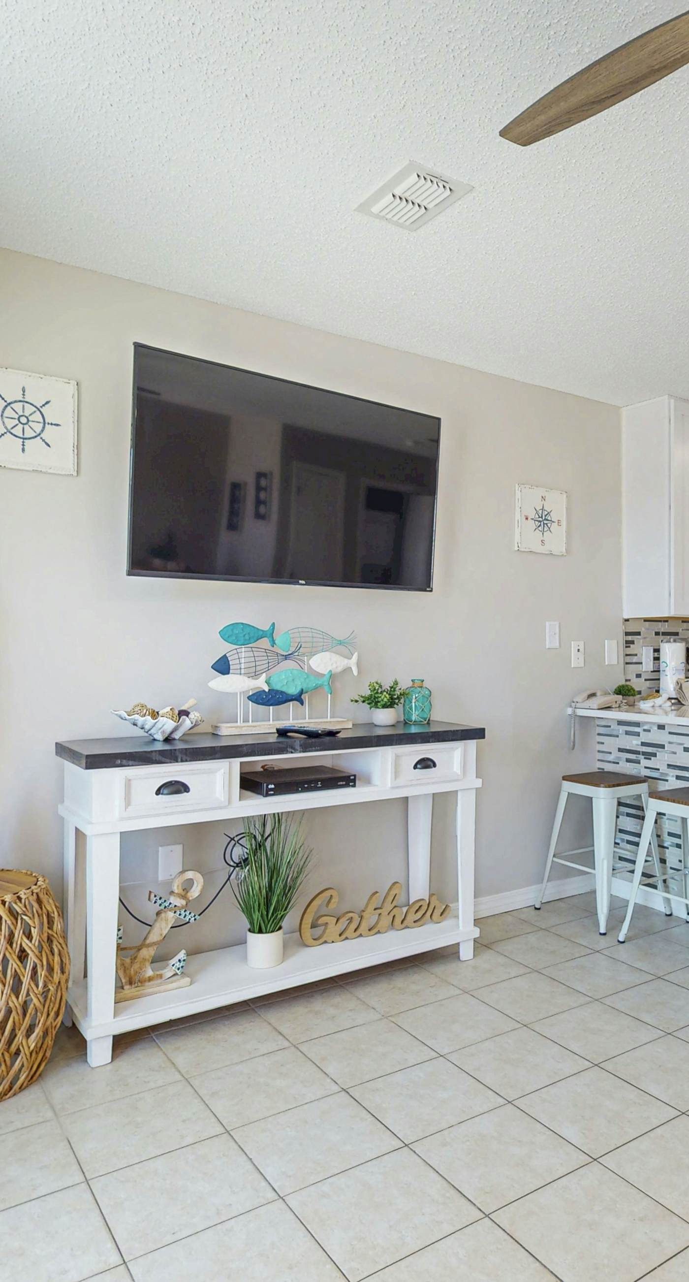 Beachfront condo with pool, private balcony, and washer and dryer