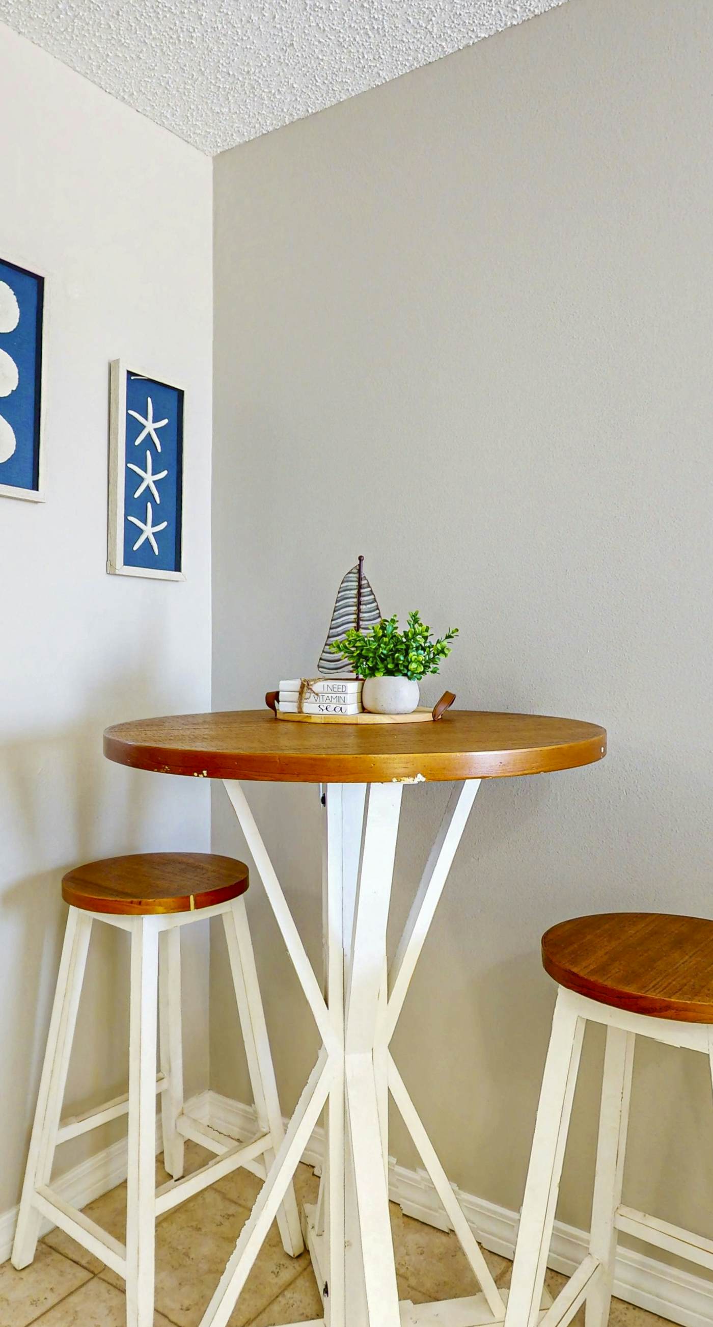 Beachfront condo with pool, private balcony, and washer and dryer