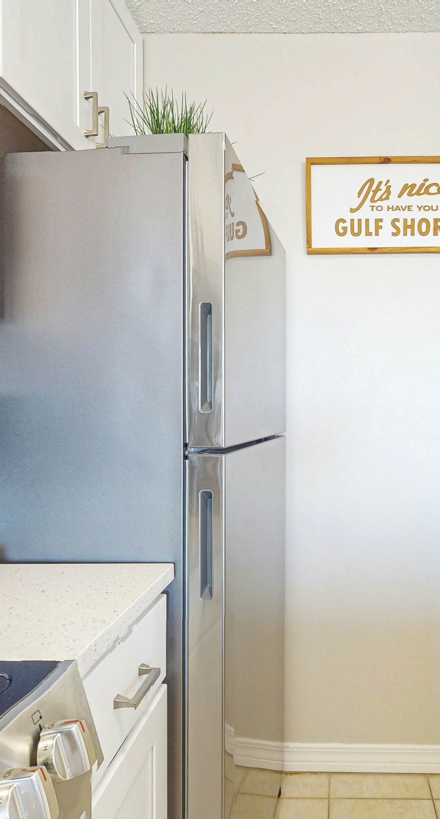 Beachfront condo with pool, private balcony, and washer and dryer