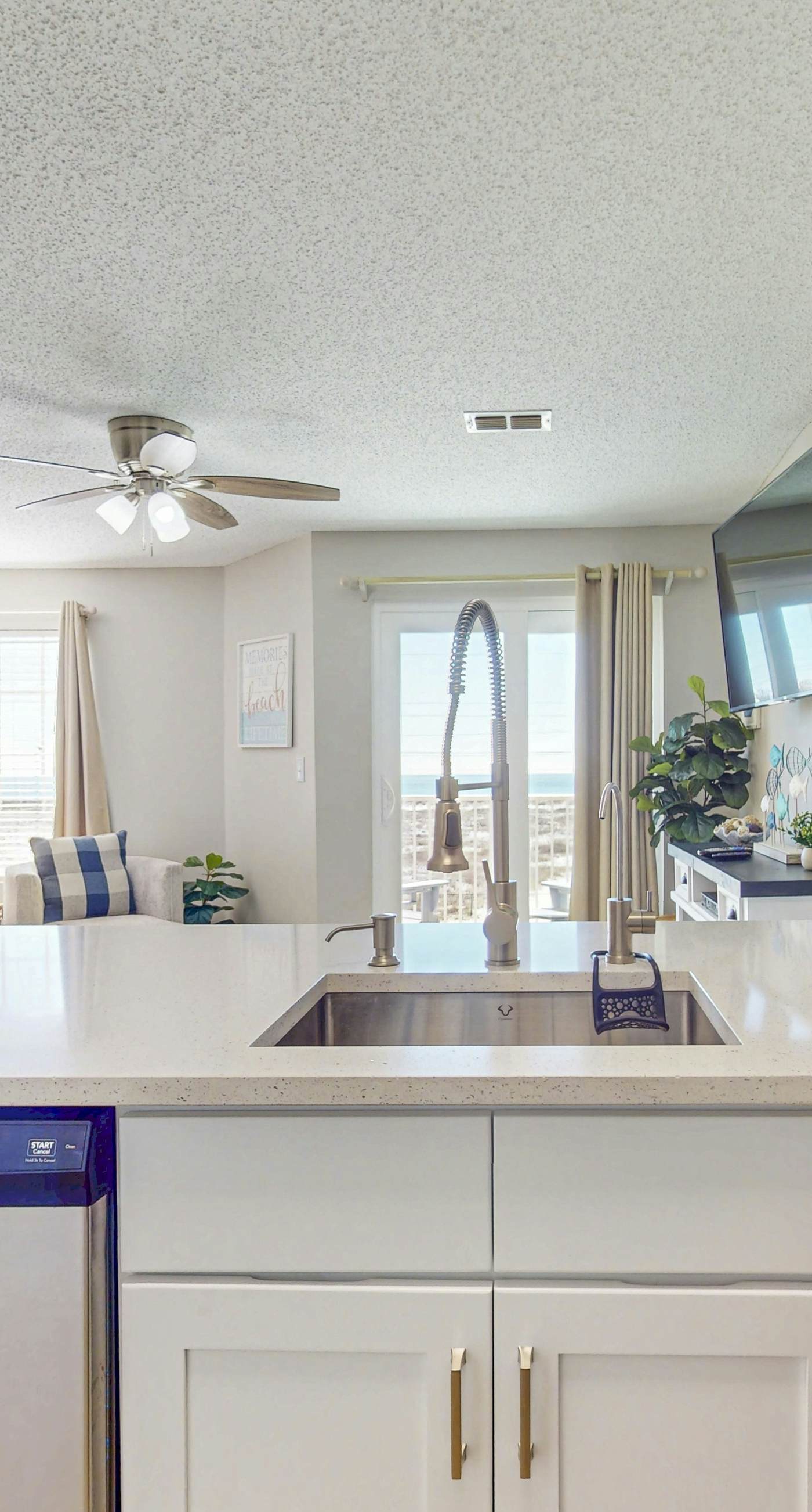 Beachfront condo with pool, private balcony, and washer and dryer