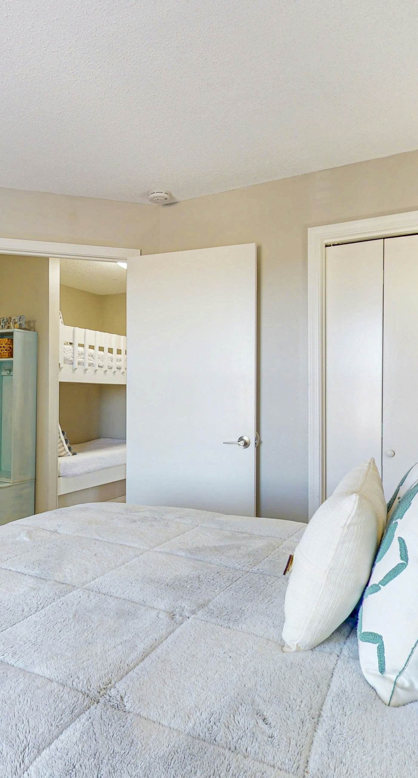 Beachfront condo with pool, private balcony, and washer and dryer