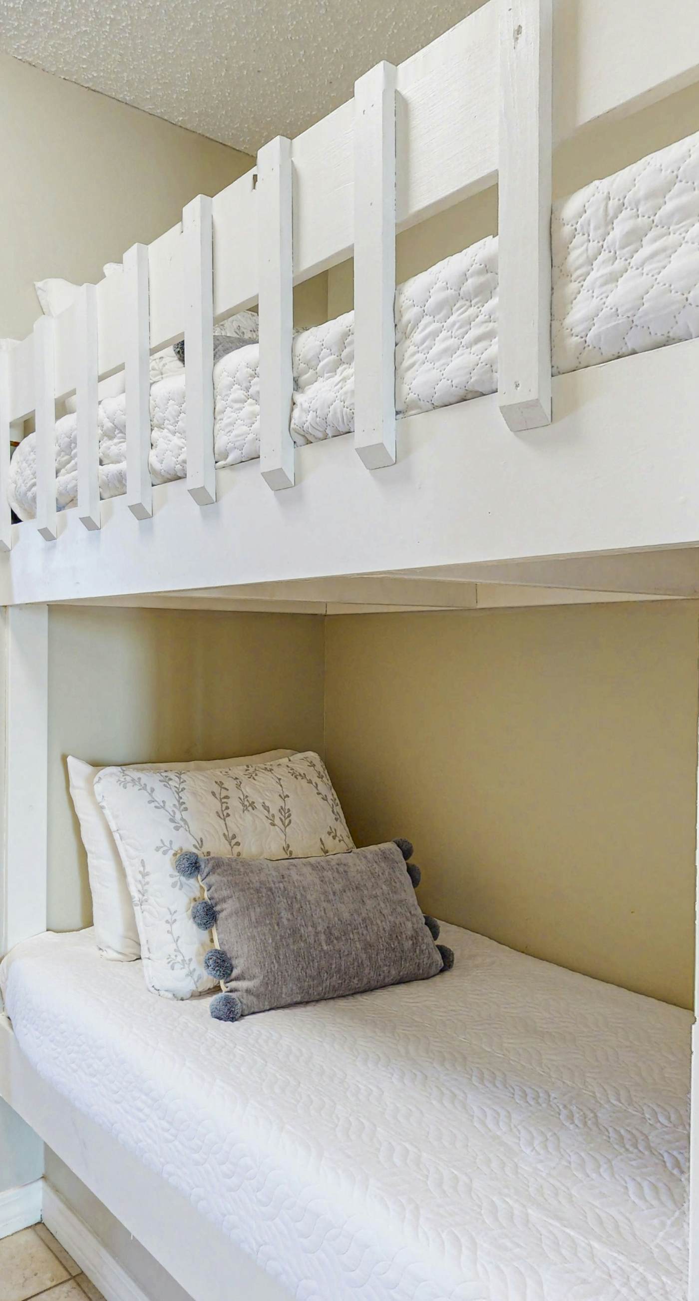 Beachfront condo with pool, private balcony, and washer and dryer