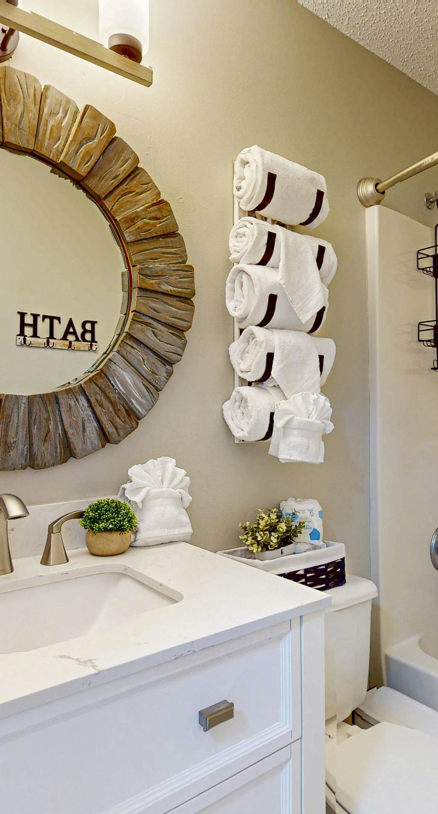 Beachfront condo with pool, private balcony, and washer and dryer