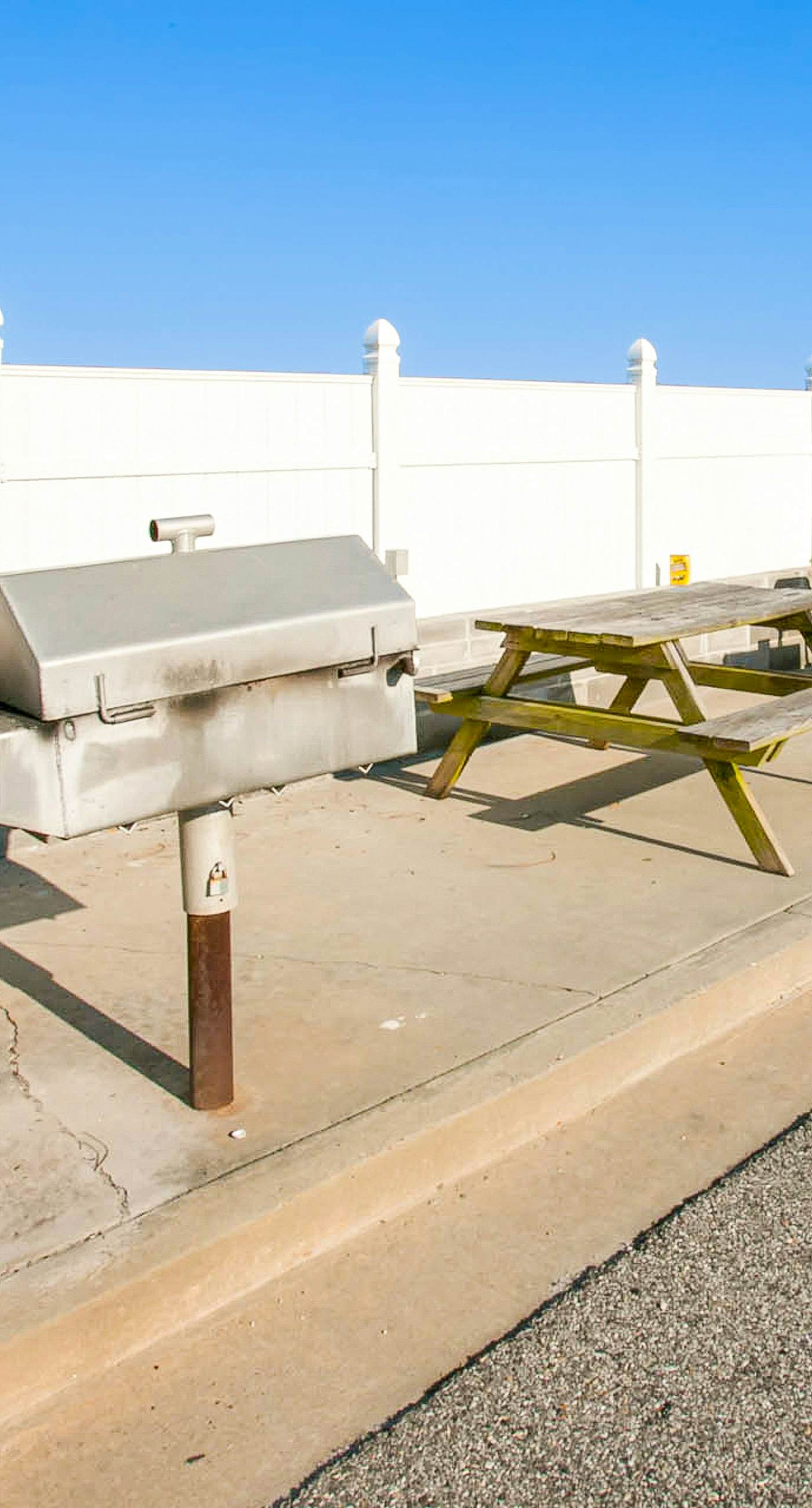 Beachfront condo with pool, private balcony, and washer and dryer