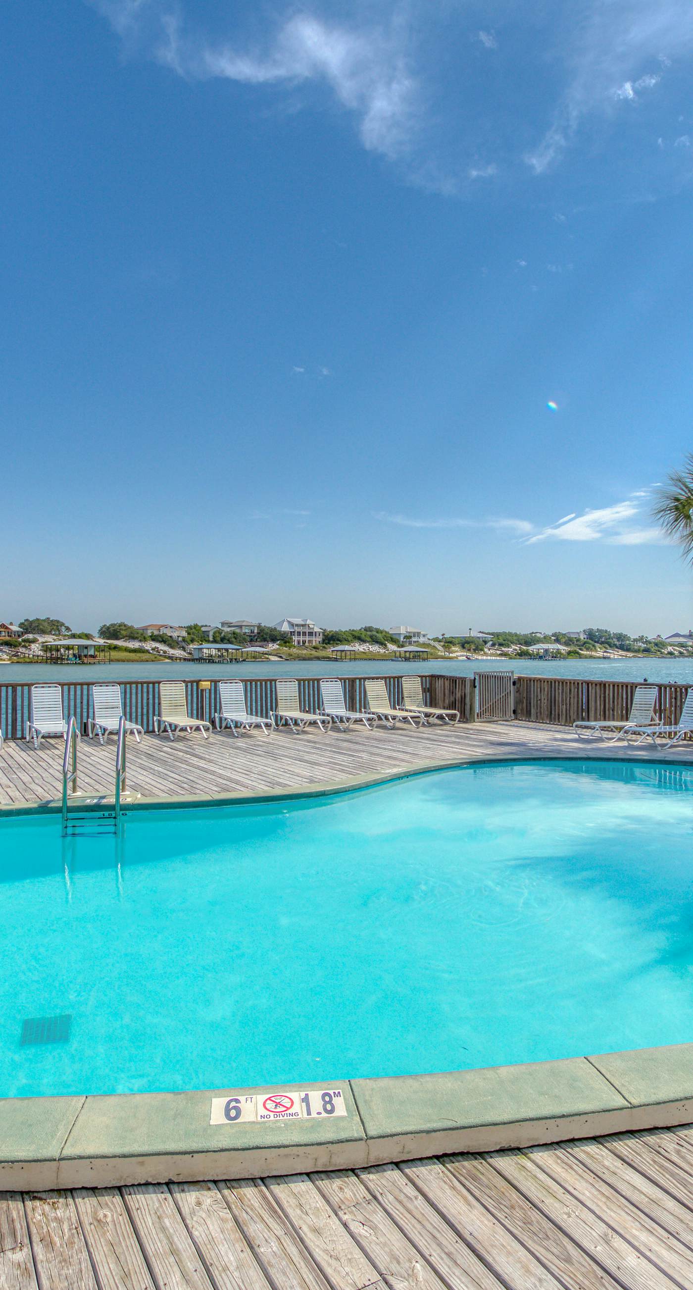 Gulf front condo with great views, shared pools & beach access