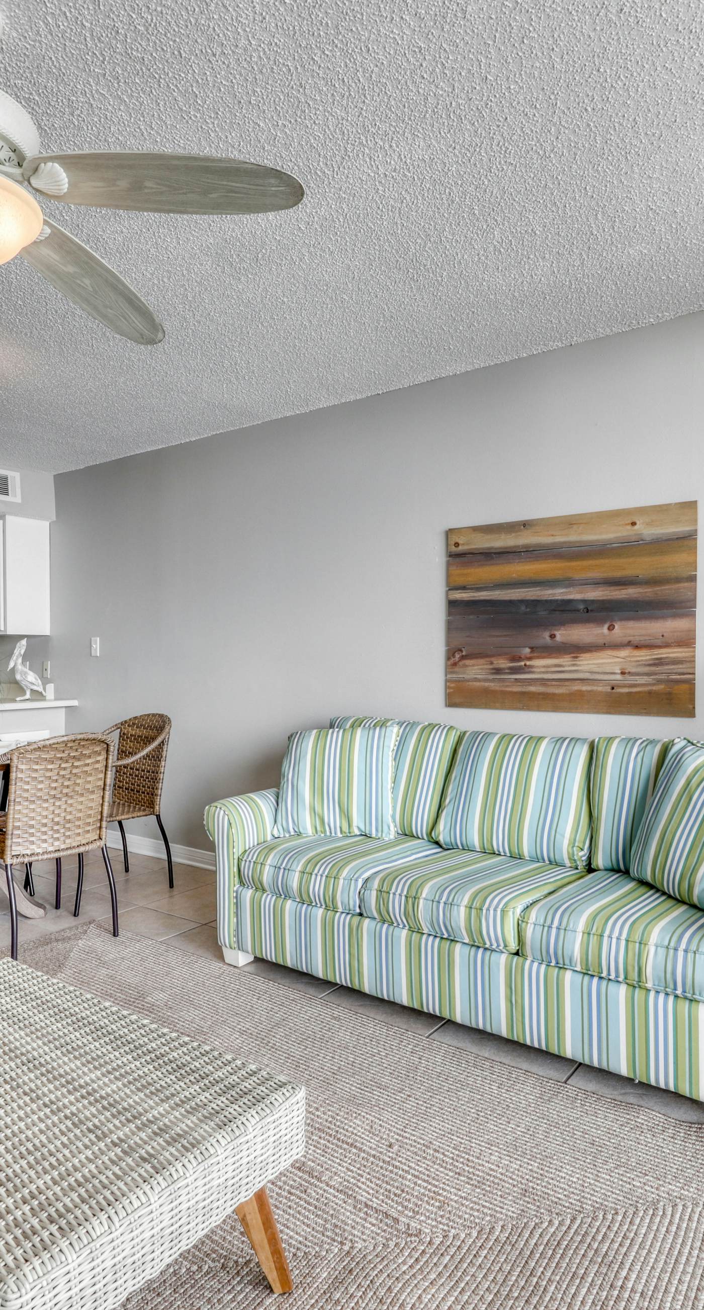 Gulf front condo with great views, shared pools & beach access