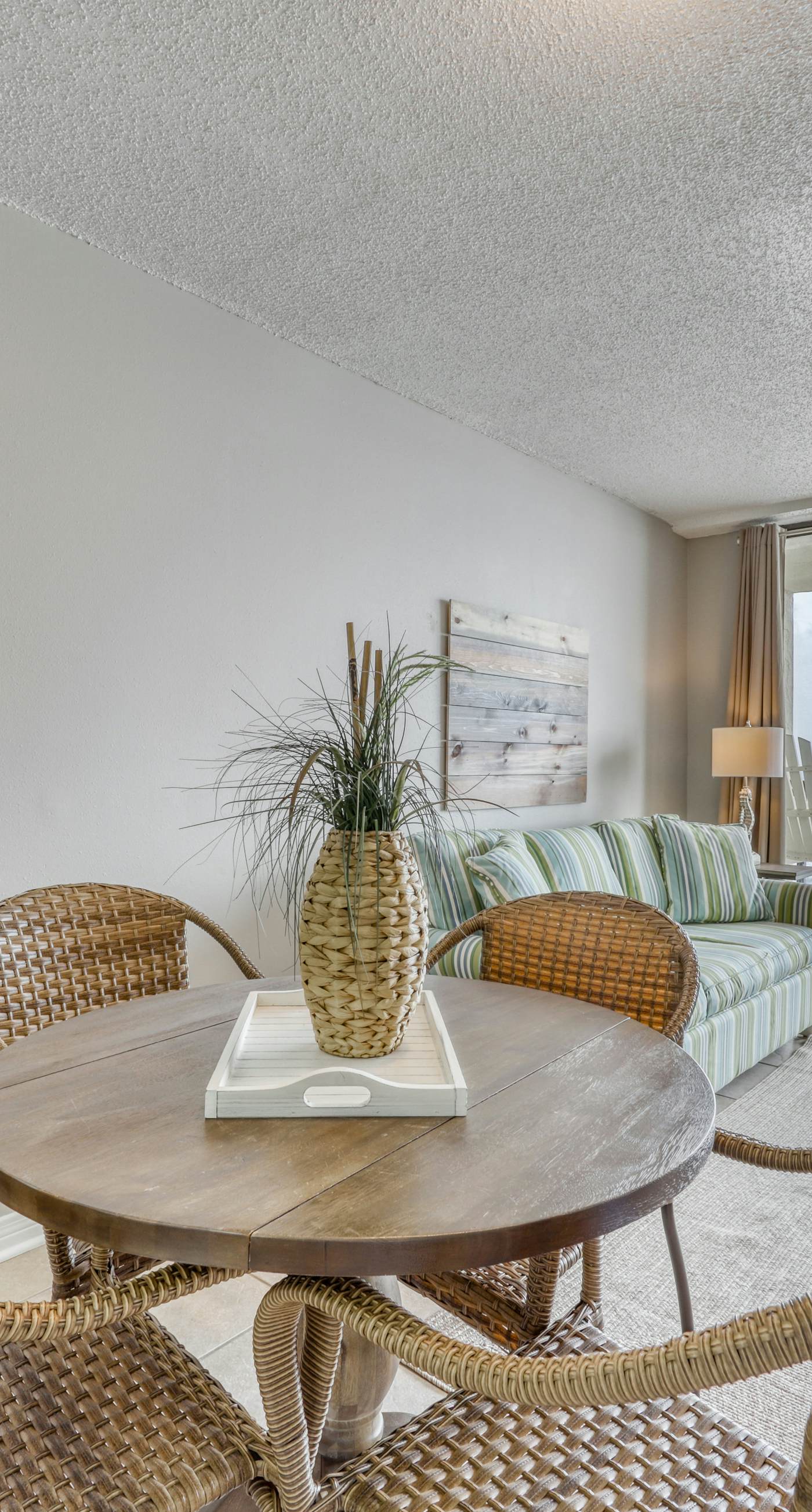 Gulf front condo with great views, shared pools & beach access