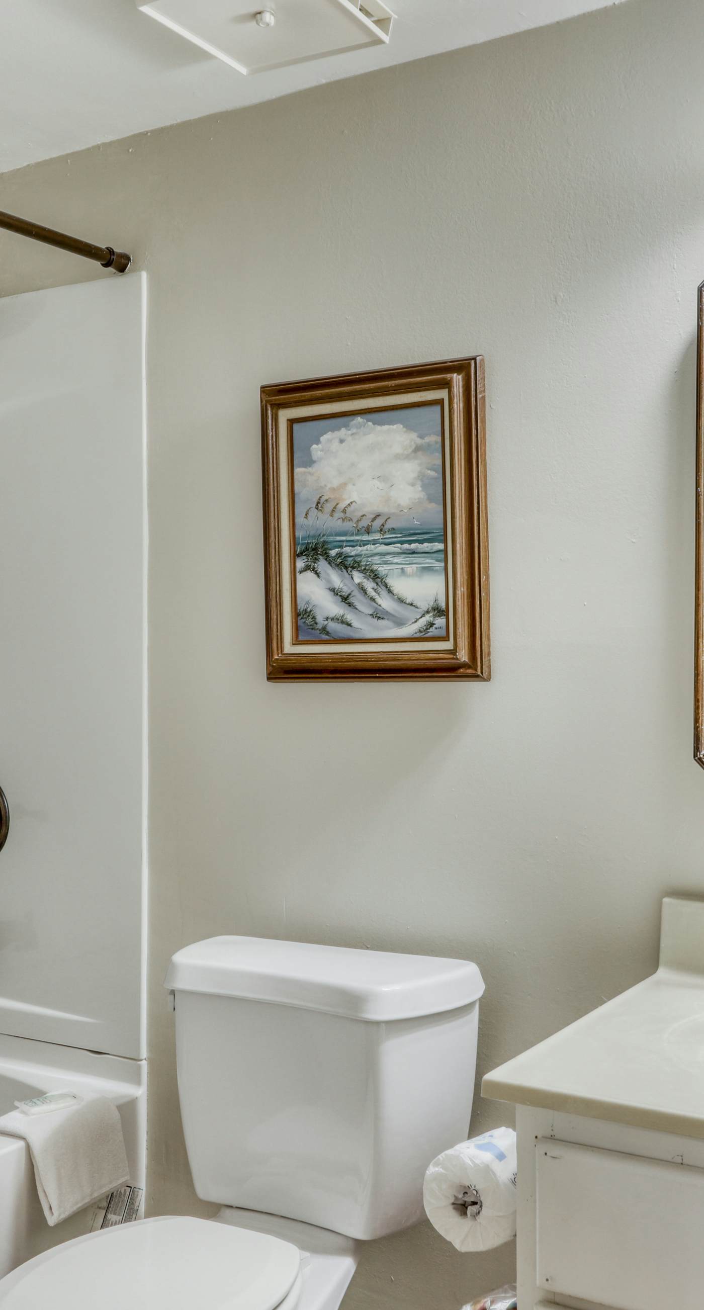 Gulf front condo with great views, shared pools & beach access