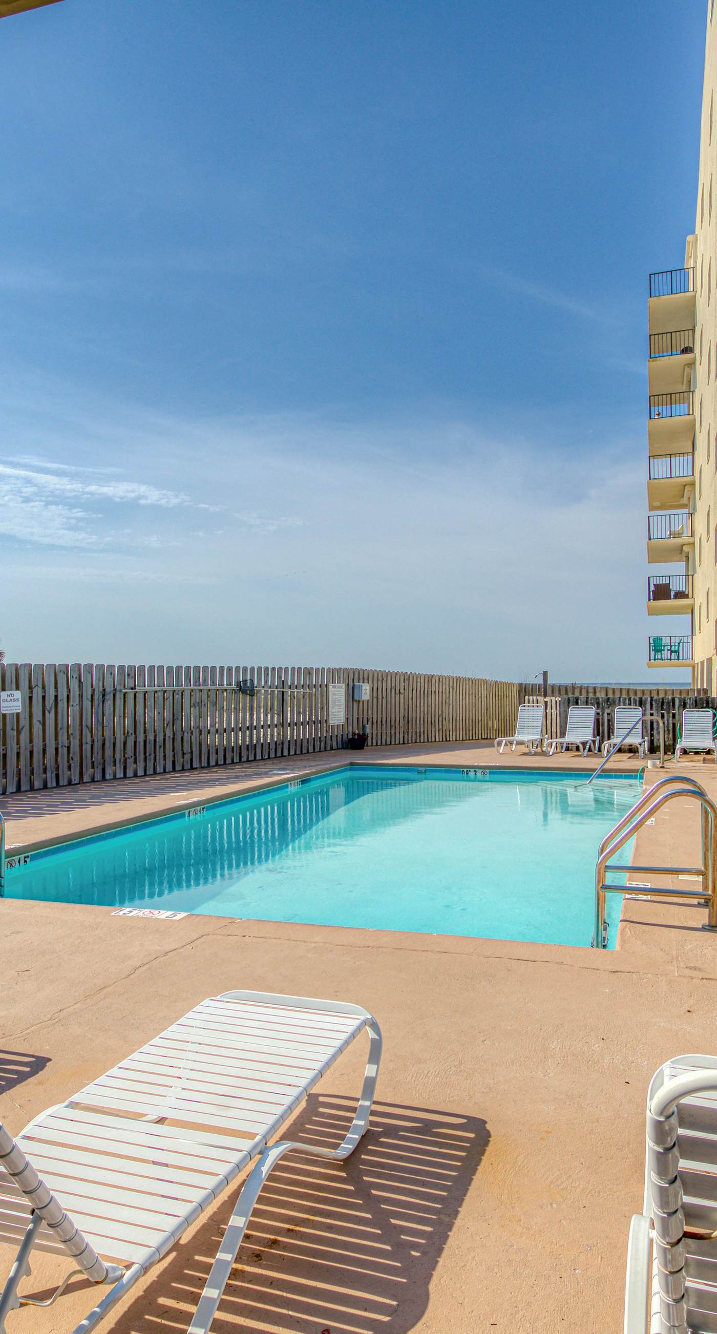 Gulf front condo with great views, shared pools & beach access