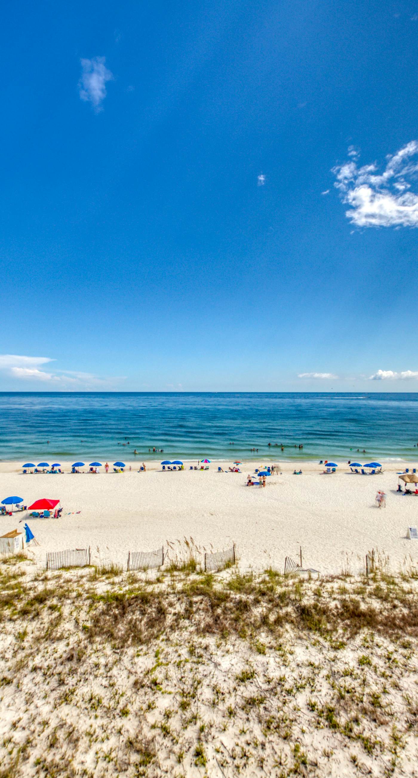 Gulf front condo with great views, shared pools & beach access