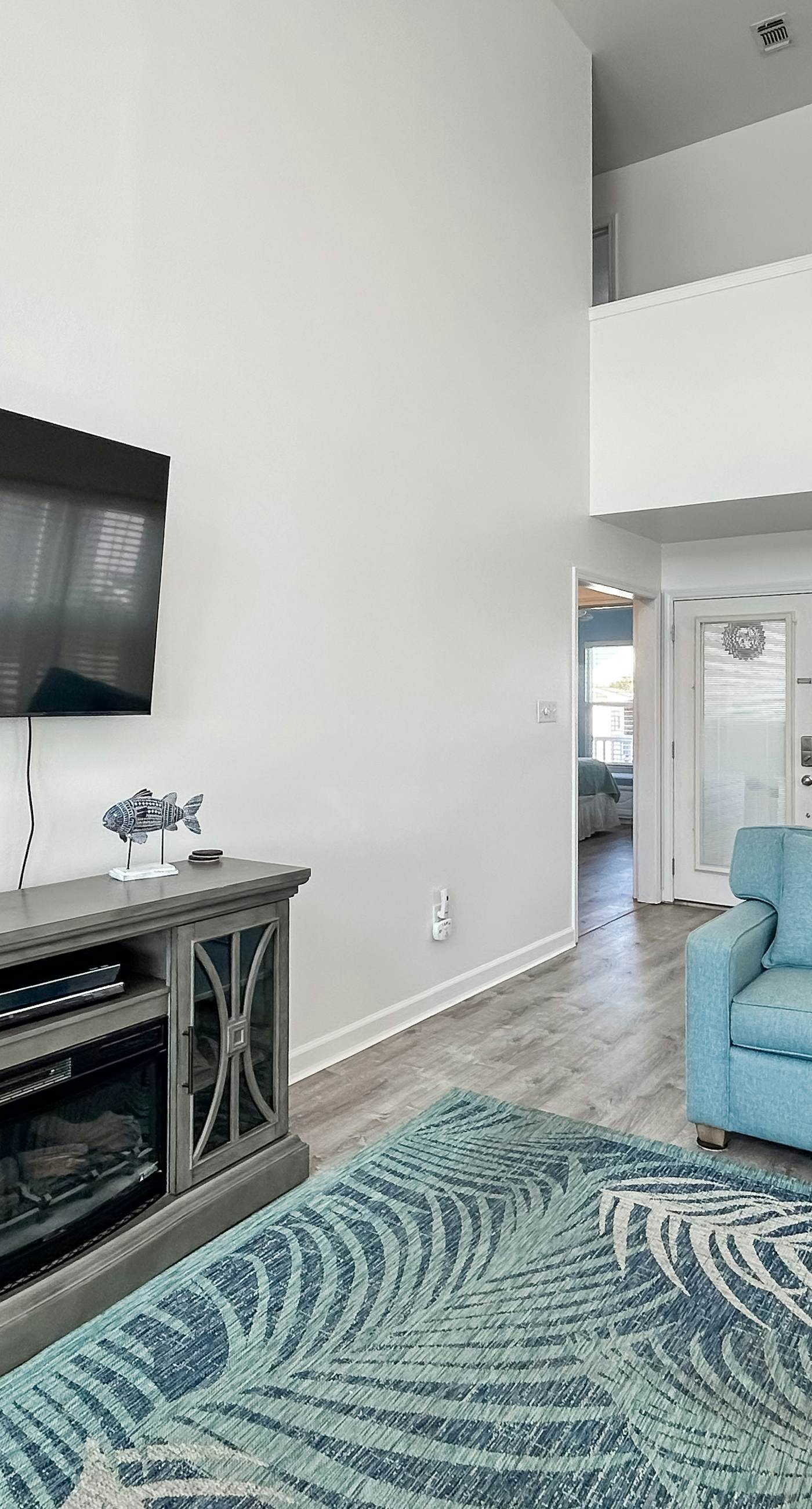 Waterview getaway with Private Pier, Balcony and Kayaks