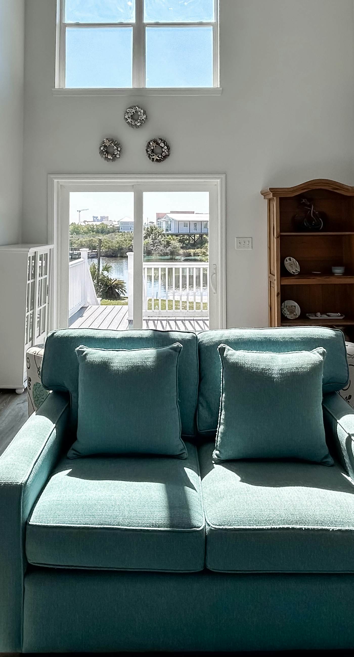 Waterview getaway with Private Pier, Balcony and Kayaks