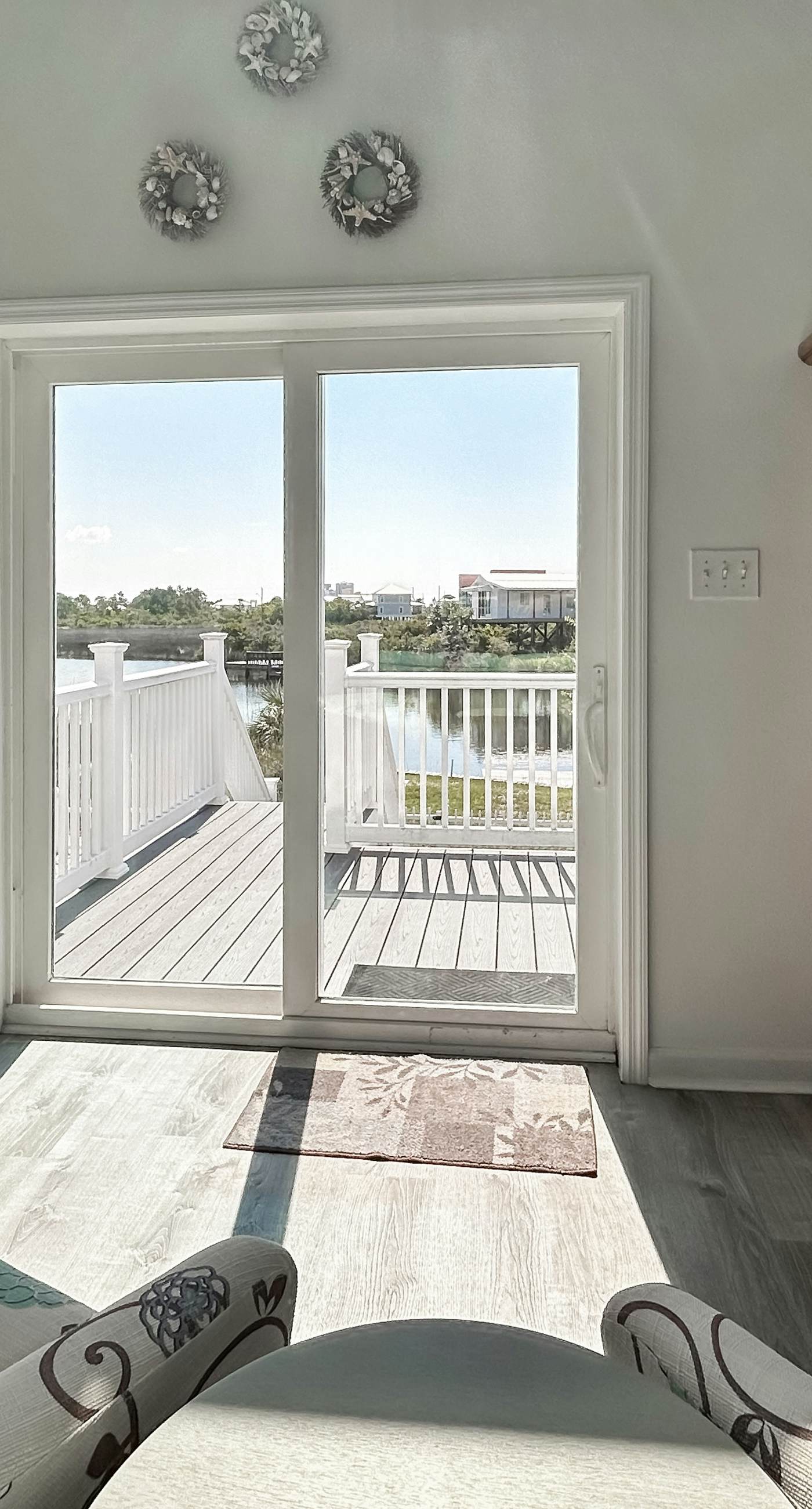 Waterview getaway with Private Pier, Balcony and Kayaks