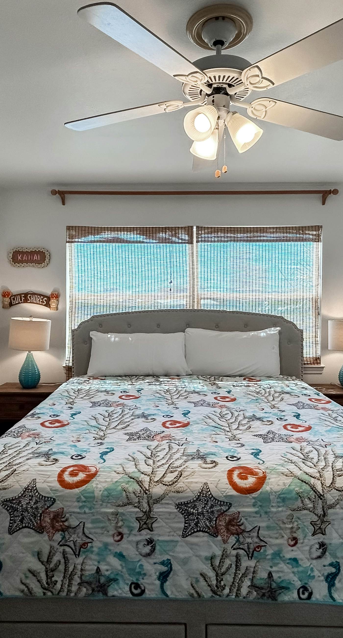 Waterview getaway with Private Pier, Balcony and Kayaks