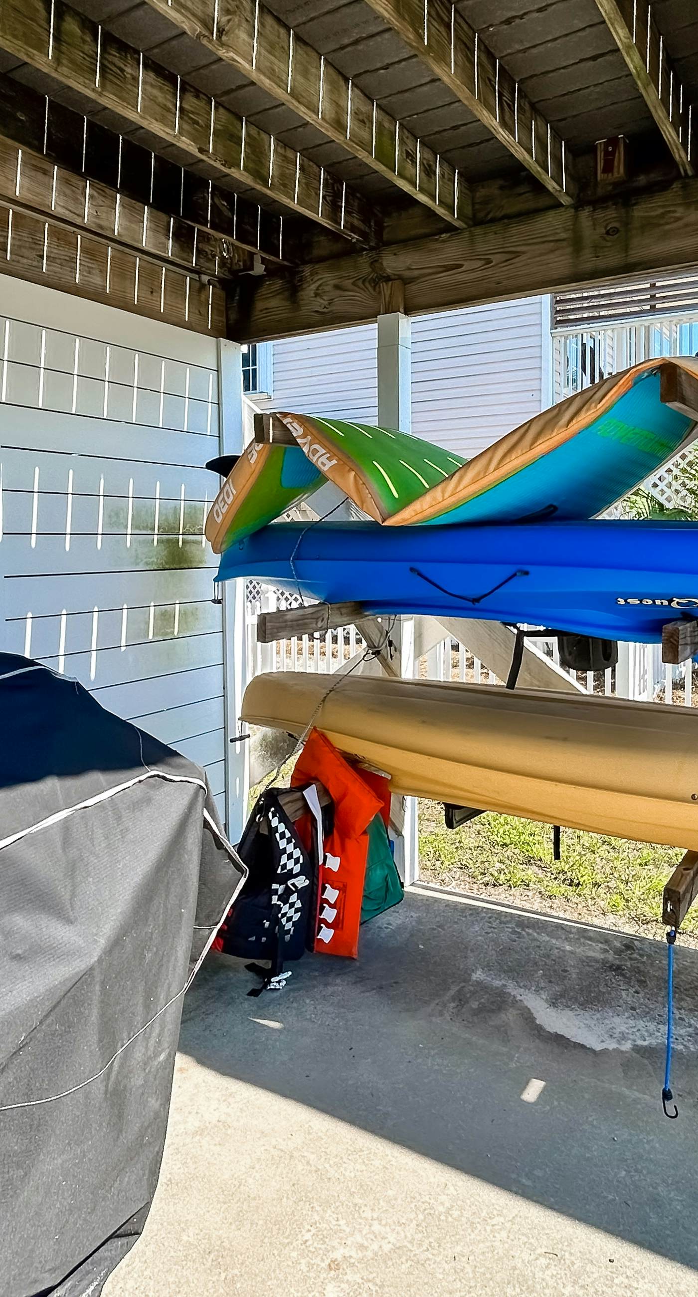 Waterview getaway with Private Pier, Balcony and Kayaks