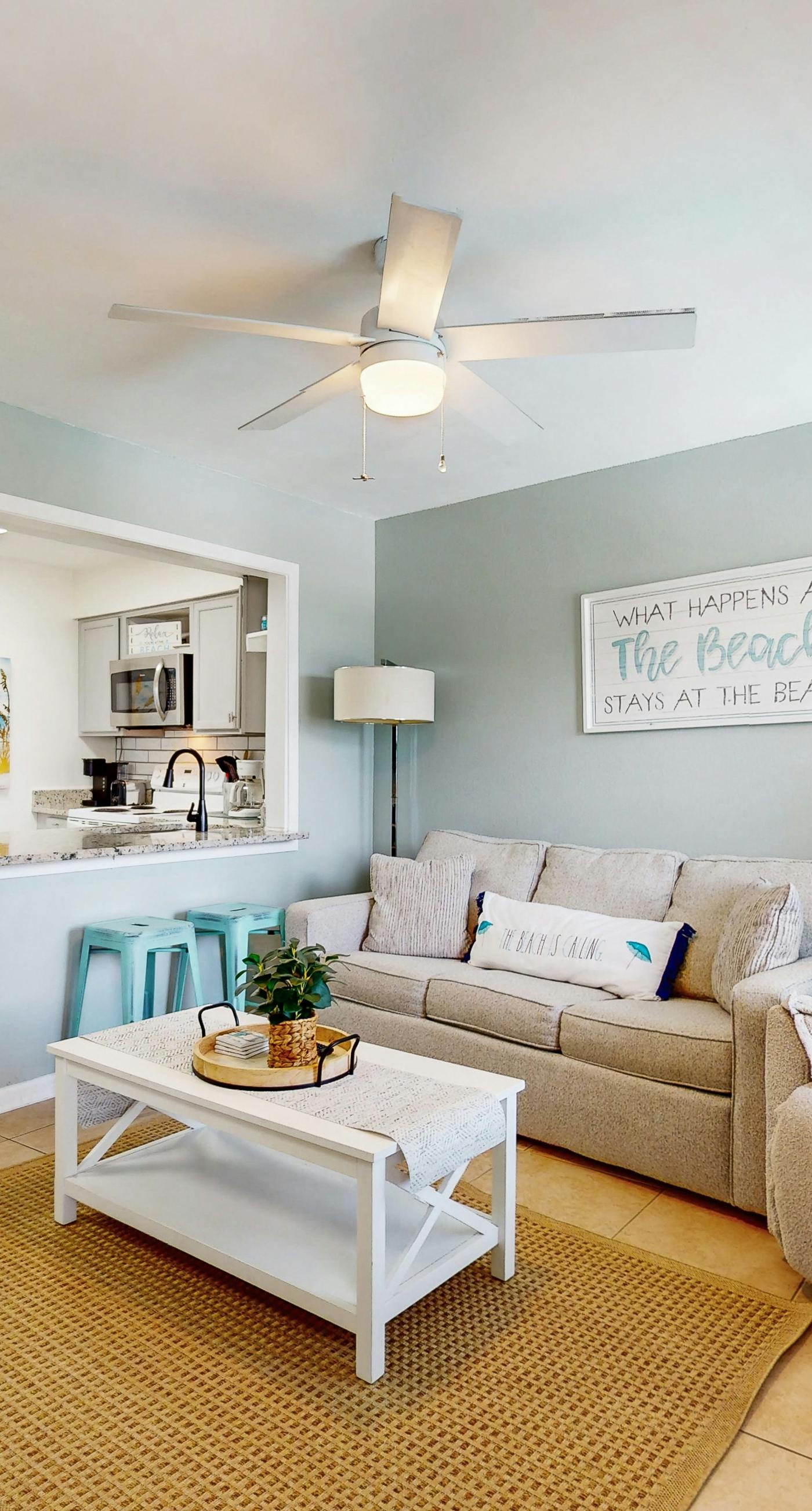 Charming condo near beach & entertainment with shared pool