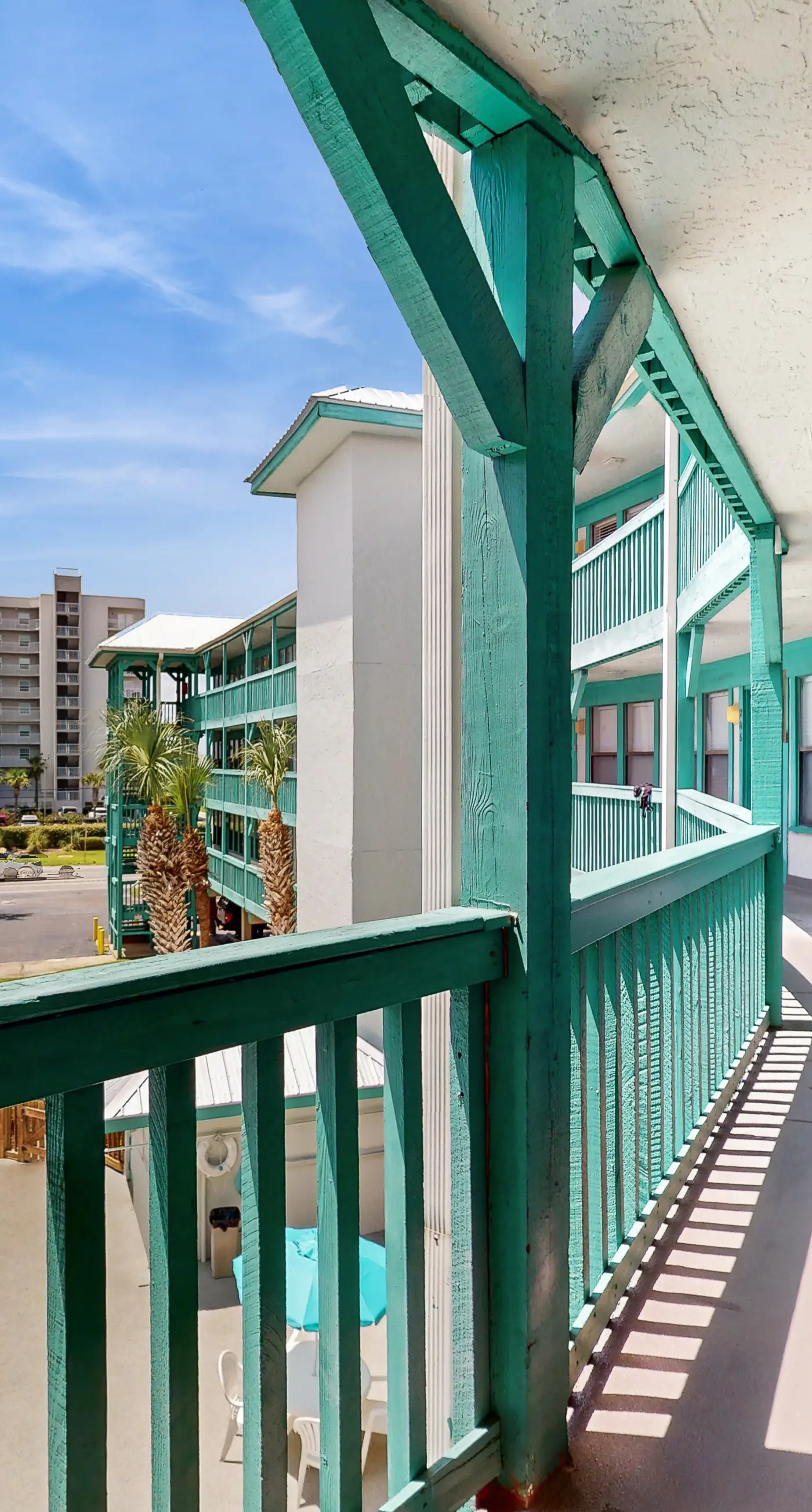 Charming condo near beach & entertainment with shared pool