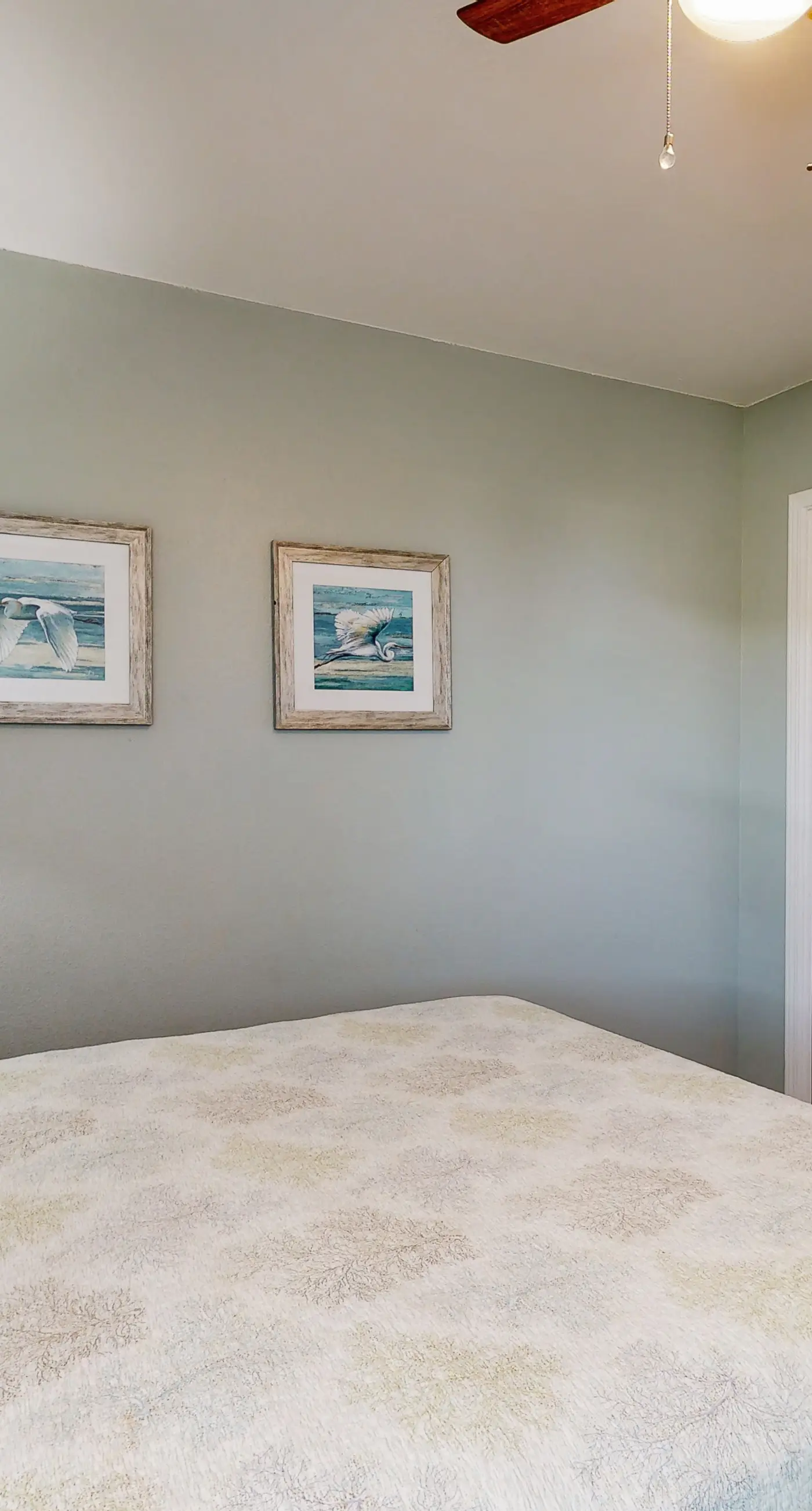 Charming condo near beach & entertainment with shared pool