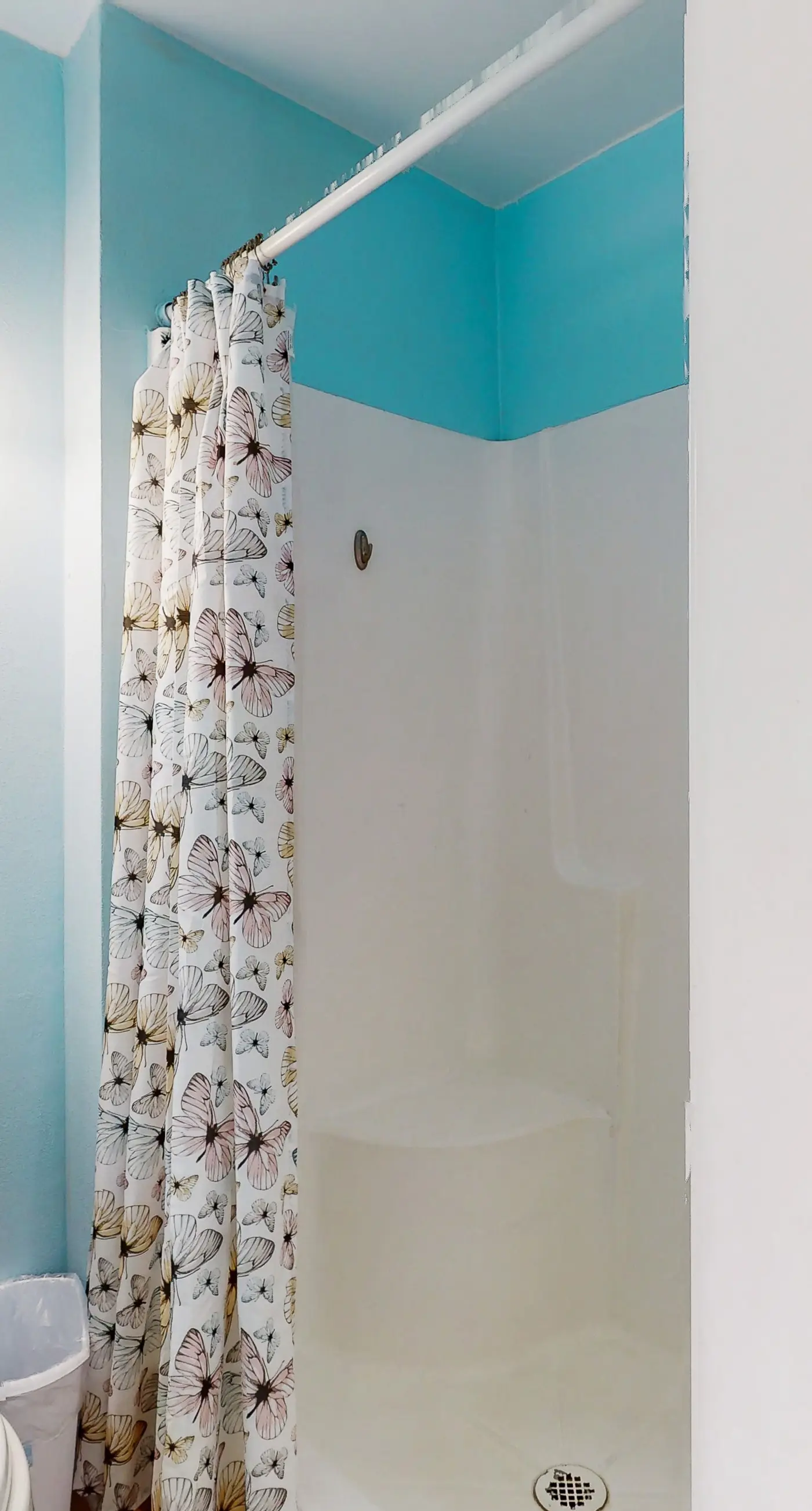 Charming condo near beach & entertainment with shared pool