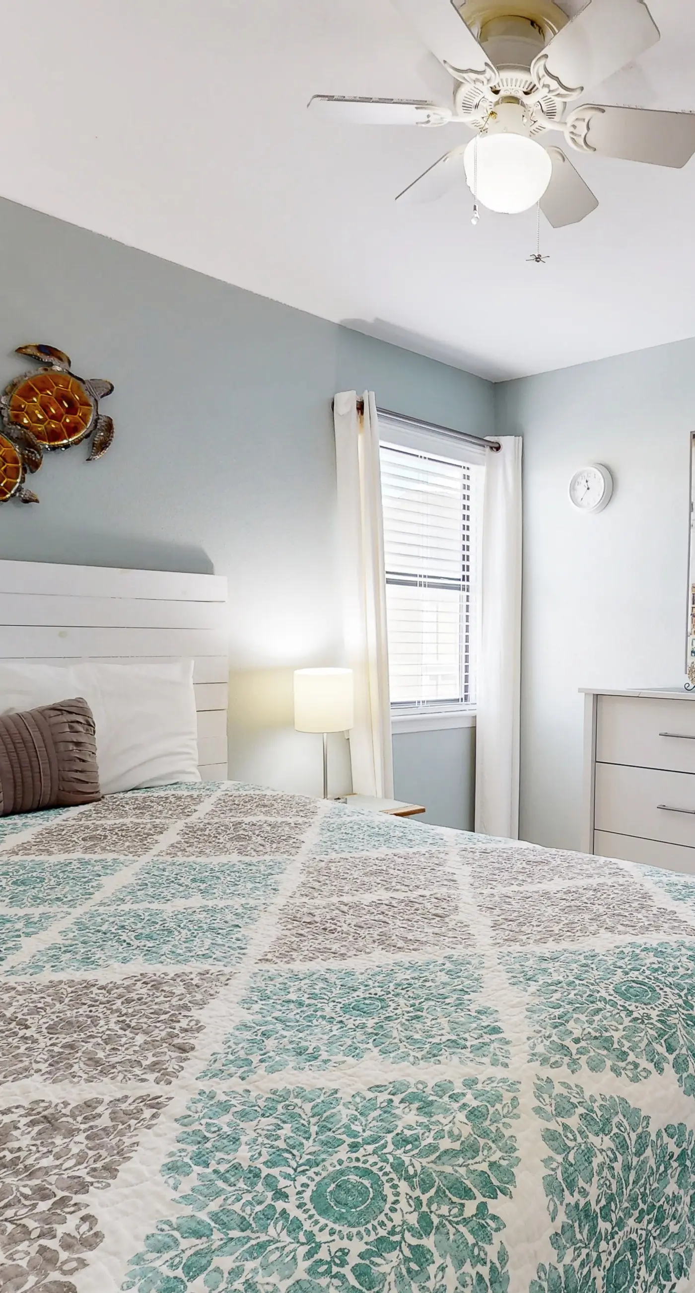 Charming condo near beach & entertainment with shared pool