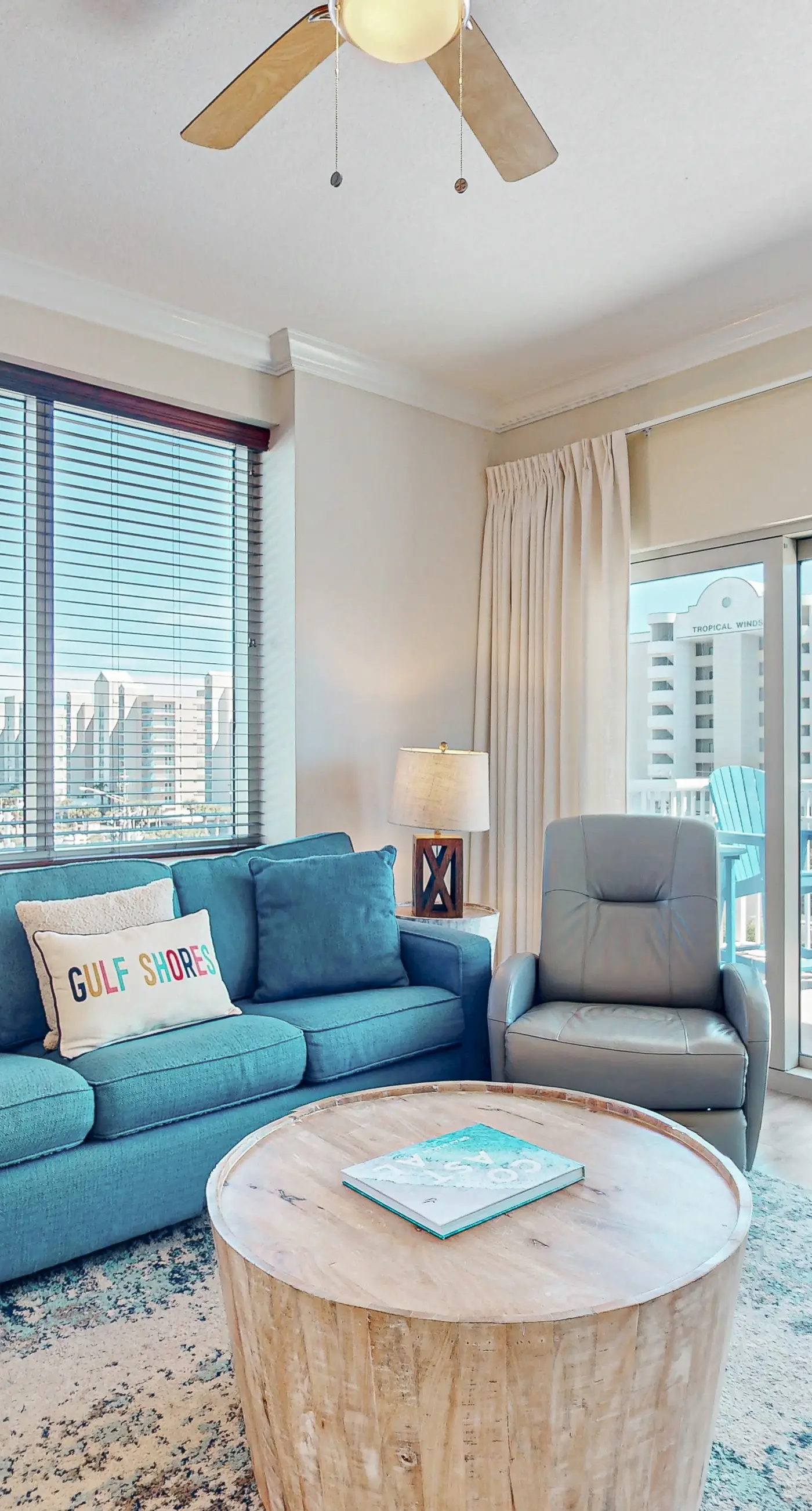 Beachview condo with shared indoor and outdoor pool, beach acces, and WIFI