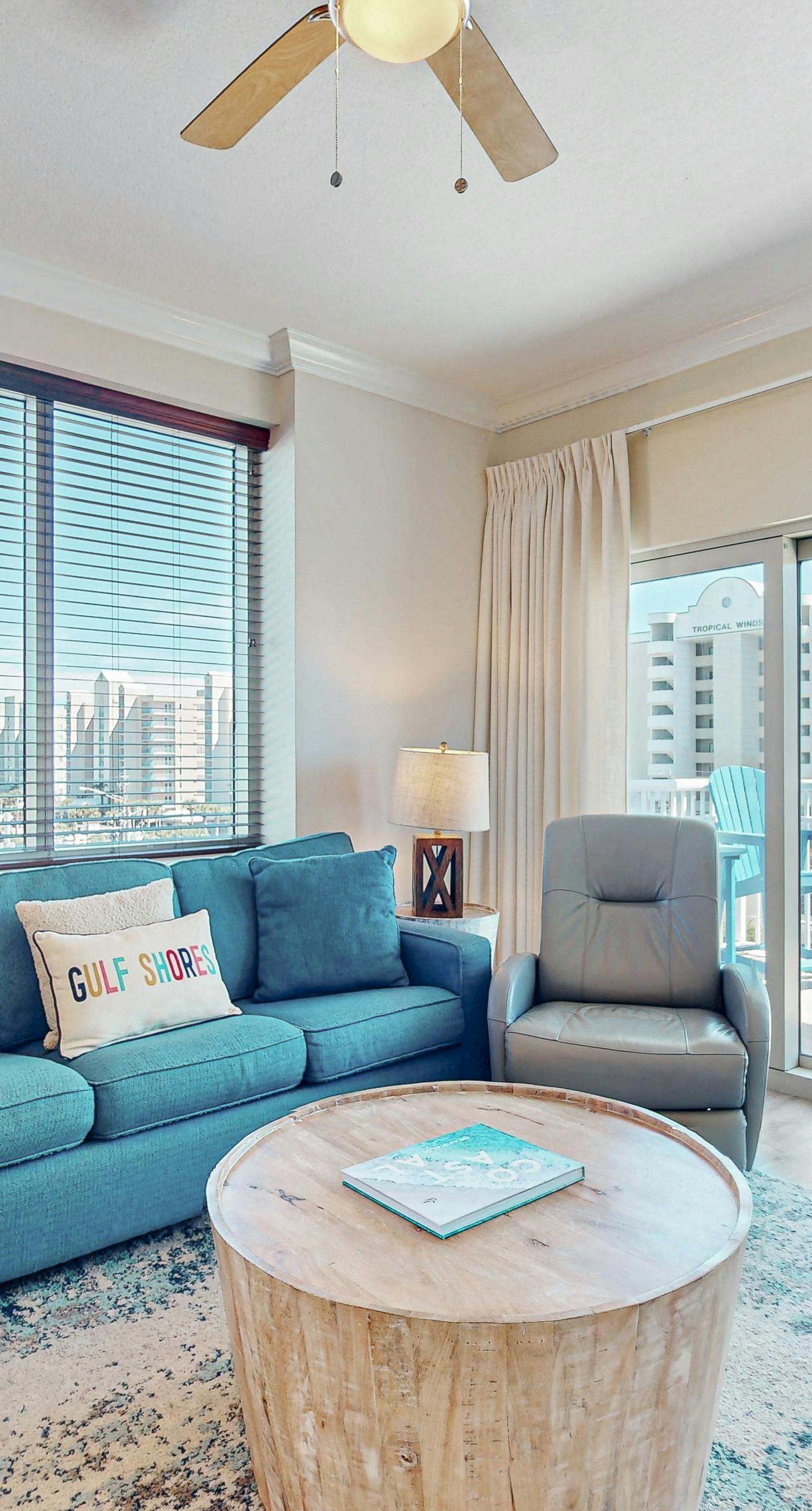 Beachview condo with shared indoor and outdoor pool, beach acces, and WIFI