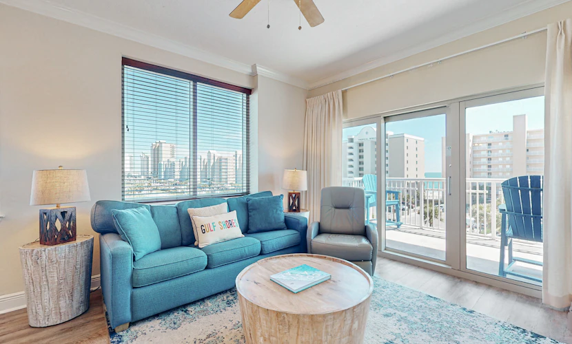 Beachview condo with shared indoor and outdoor pool, beach acces, and WIFI