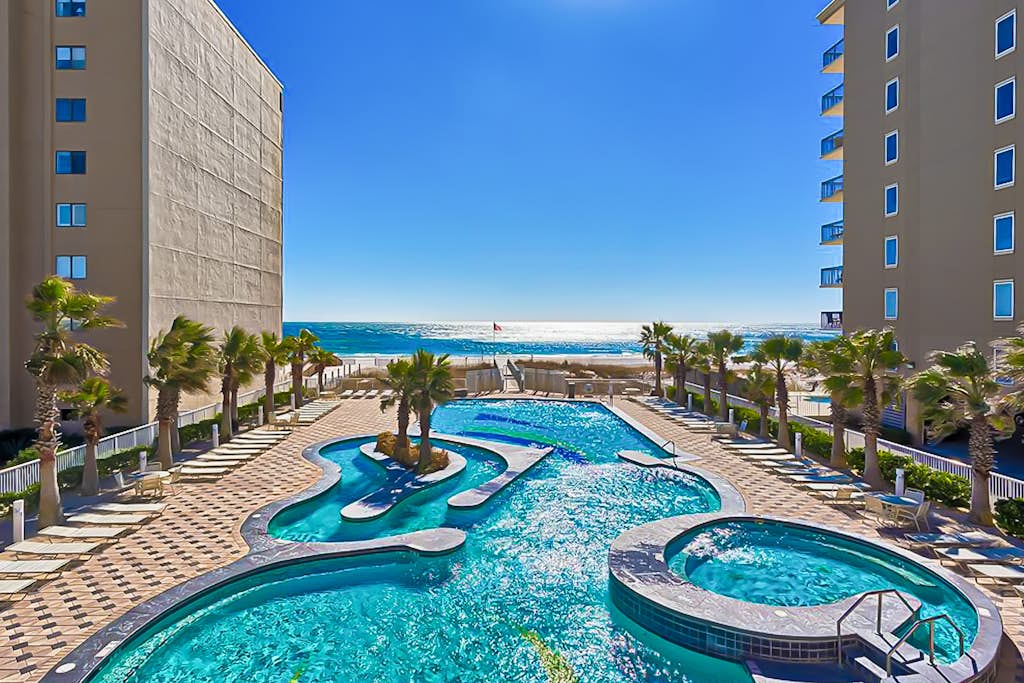 Beachview condo with shared indoor and outdoor pool, beach acces, and WIFI