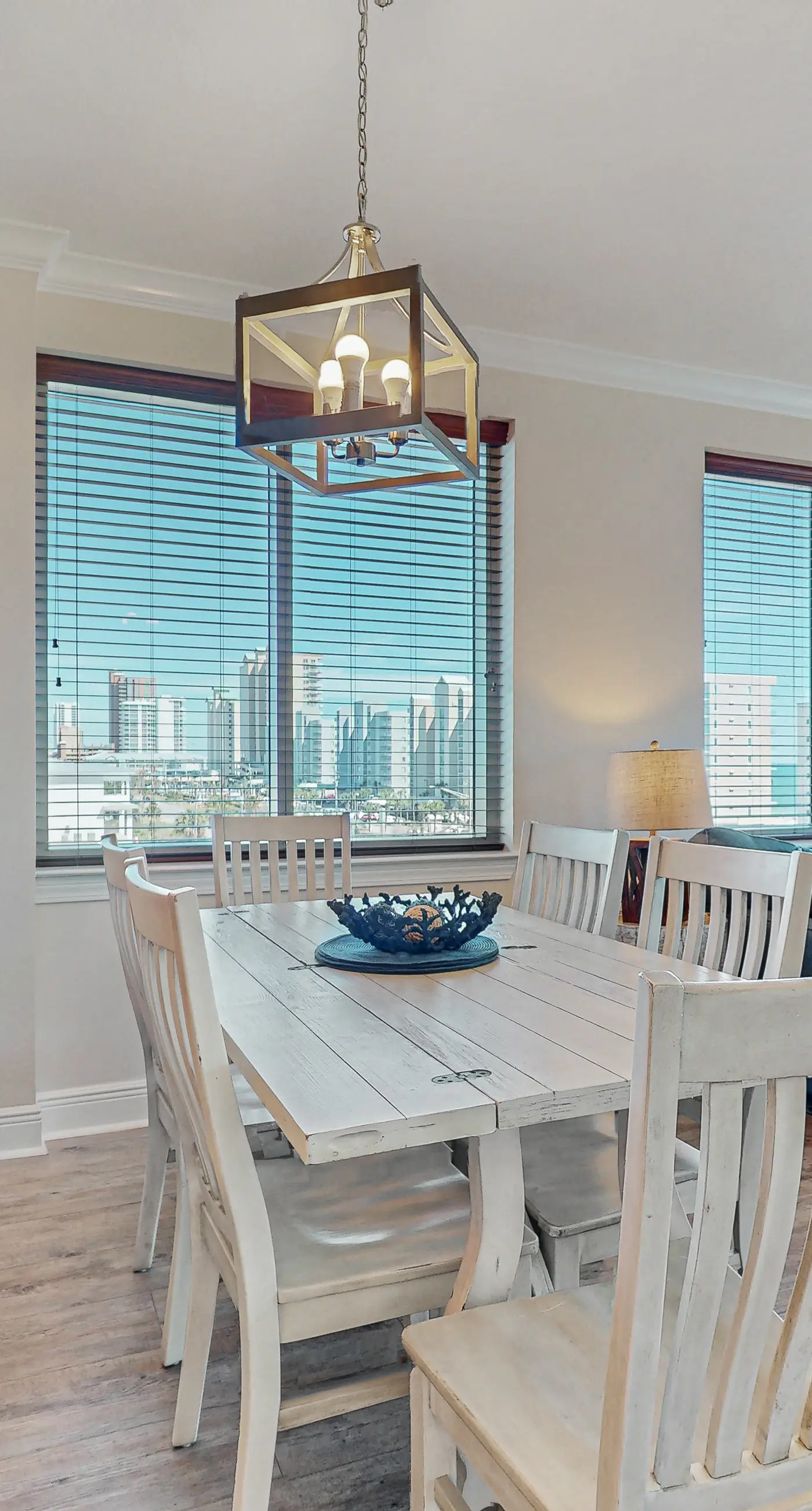 Beachview condo with shared indoor and outdoor pool, beach acces, and WIFI