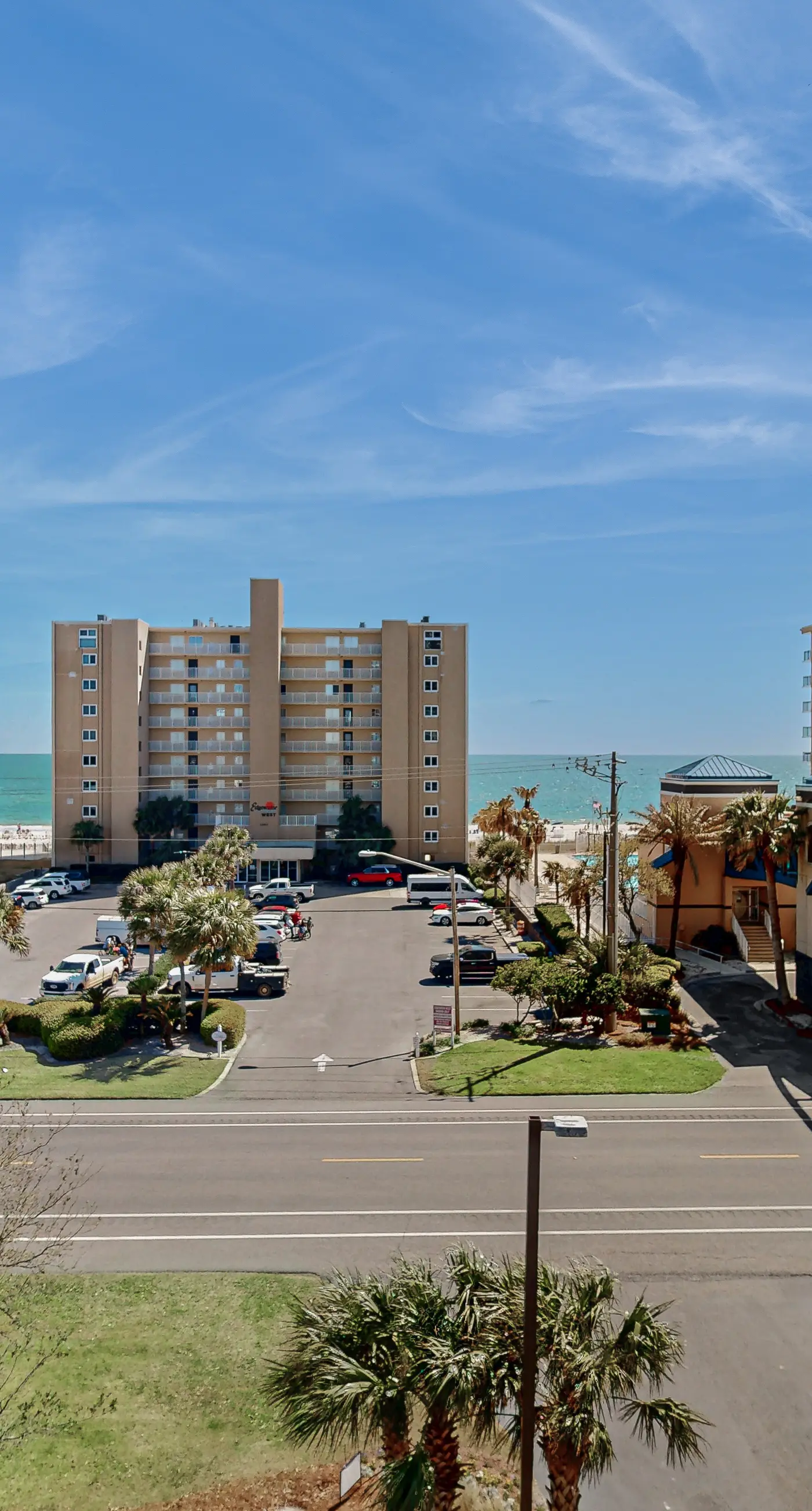 Beachview condo with shared indoor and outdoor pool, beach acces, and WIFI