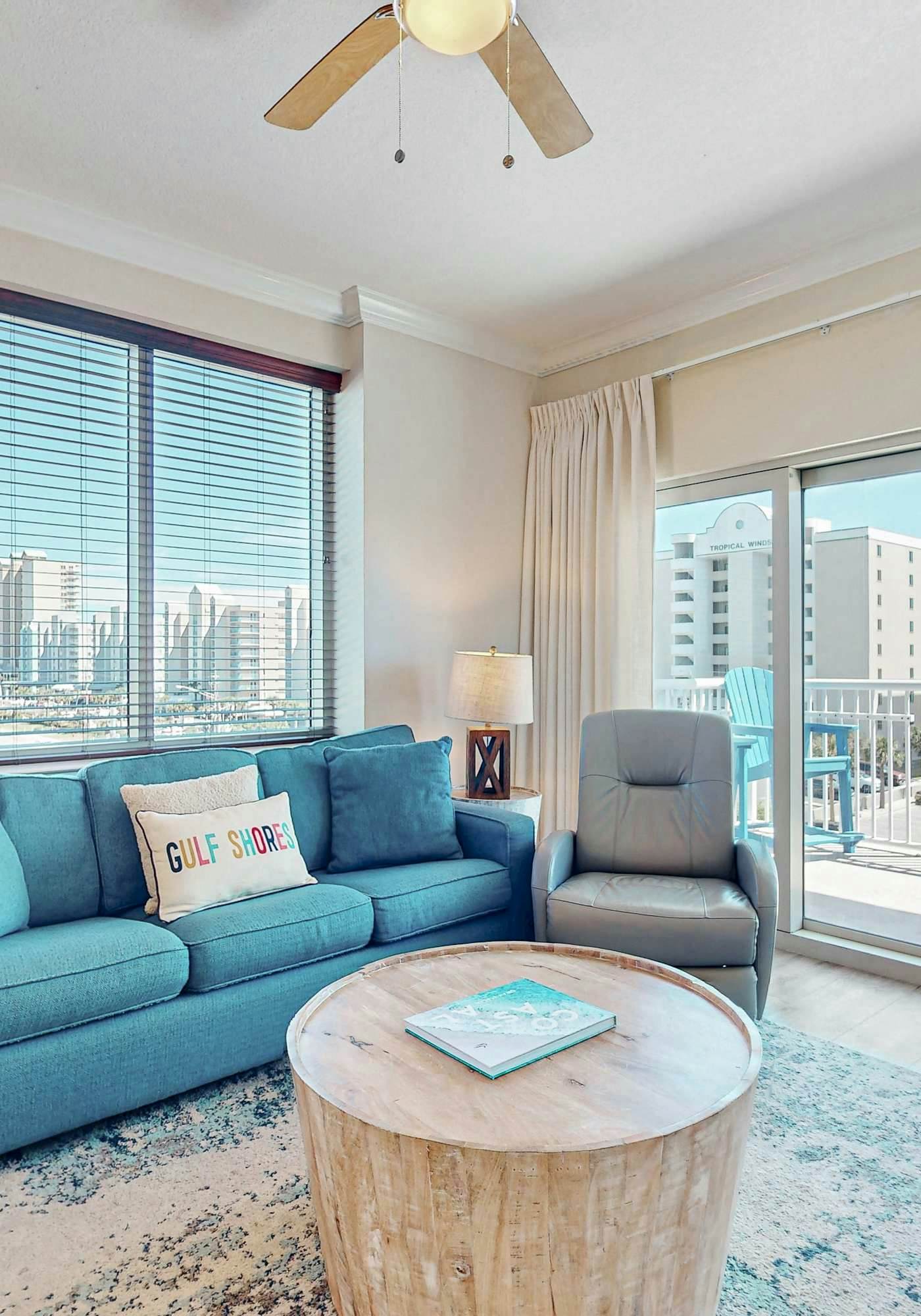 Beachview condo with shared indoor and outdoor pool, beach acces, and WIFI