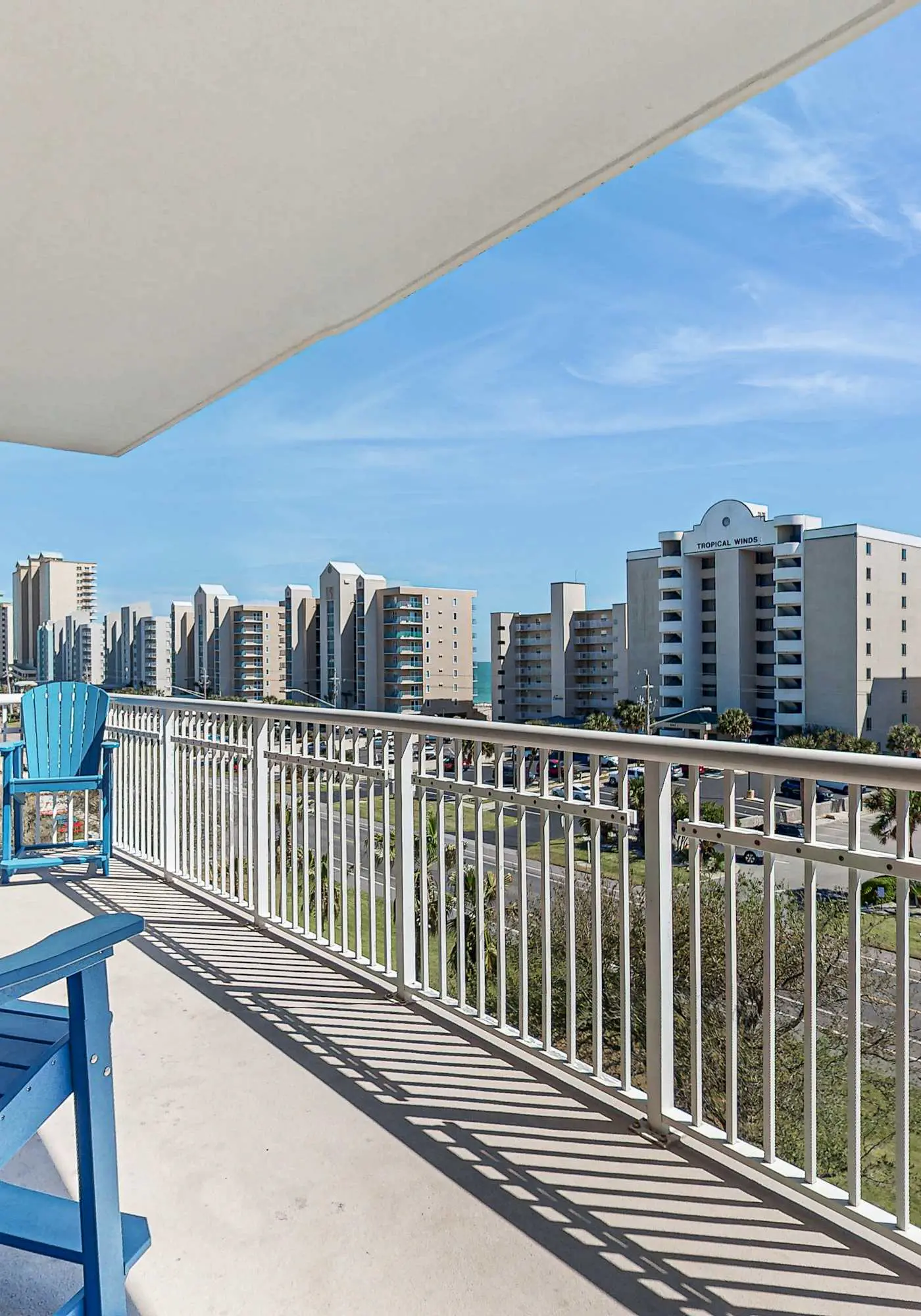 Beachview condo with shared indoor and outdoor pool, beach acces, and WIFI