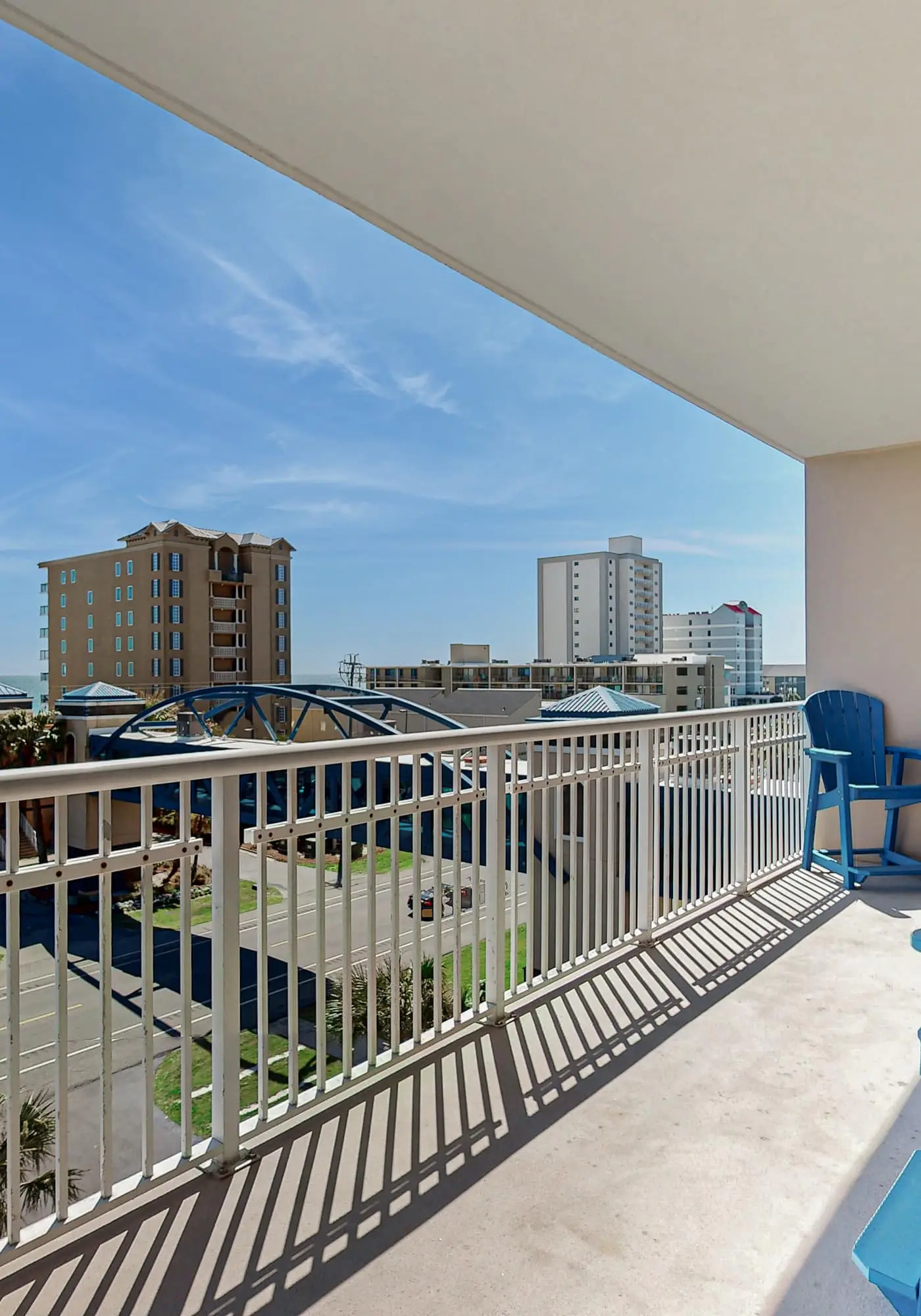 Beachview condo with shared indoor and outdoor pool, beach acces, and WIFI