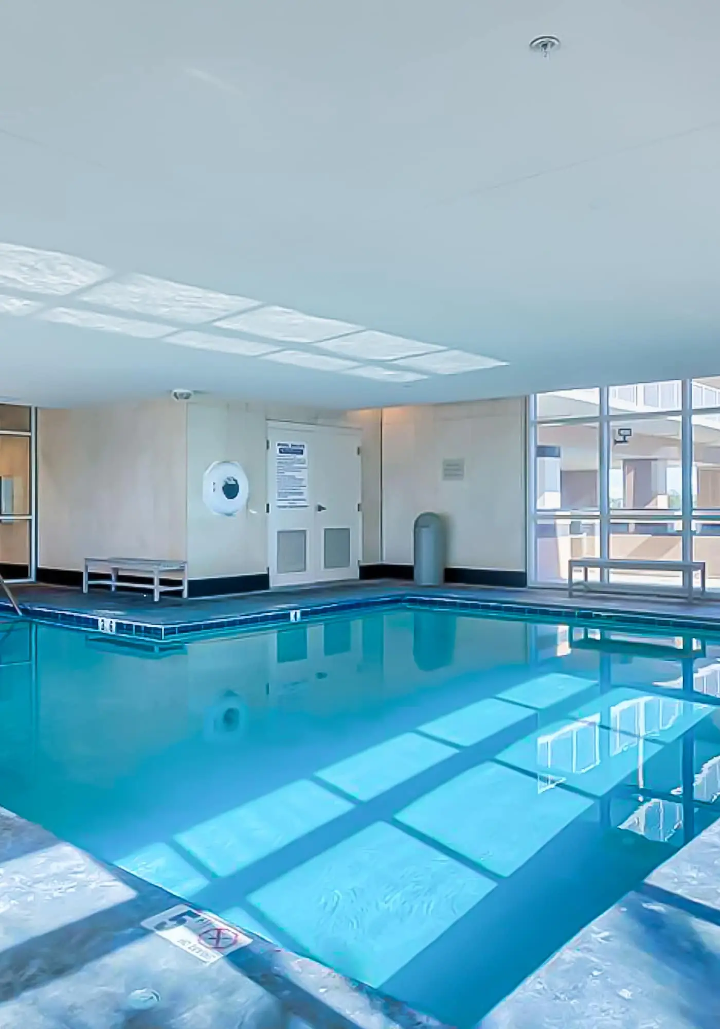 Beachview condo with shared indoor and outdoor pool, beach acces, and WIFI