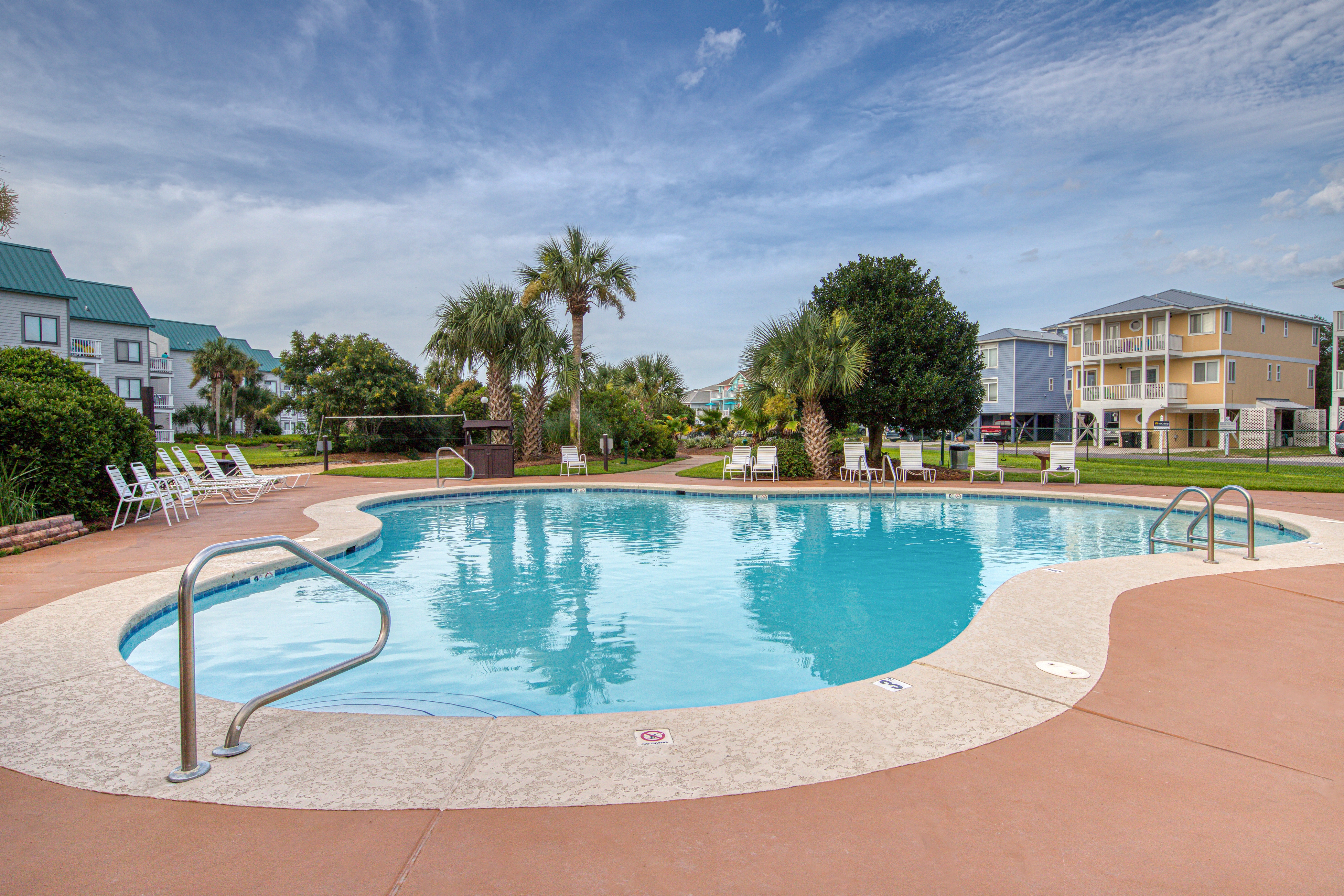 Pool view studio with onsite sauna, beach access, hot tub, and gym