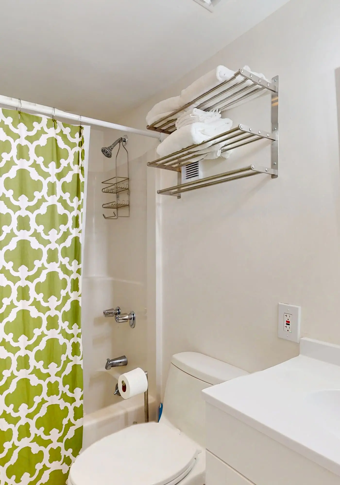 Pool view studio with onsite sauna, beach access, hot tub, and gym