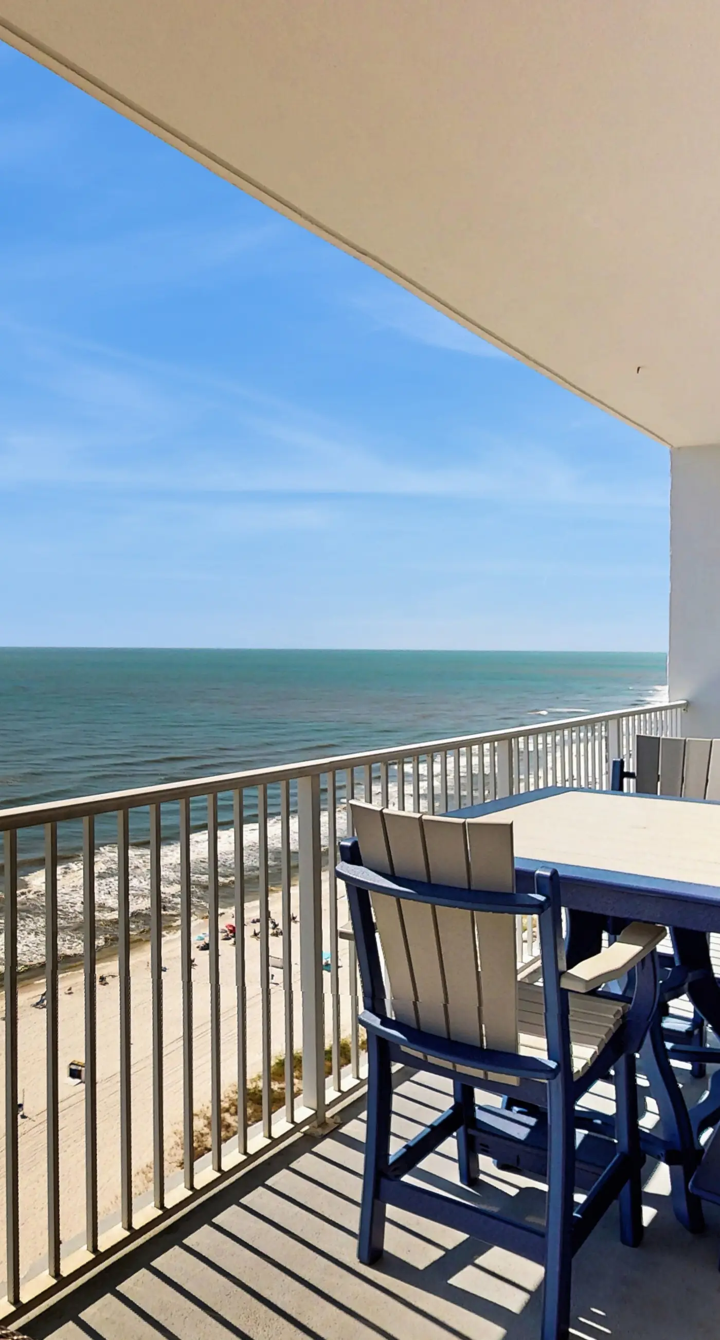 Gulfview condo with beach access, shared pool, and internet