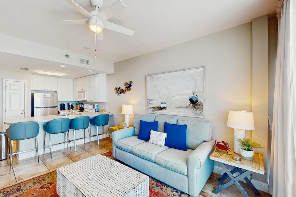 Gulfview condo with beach access, shared pool, and internet